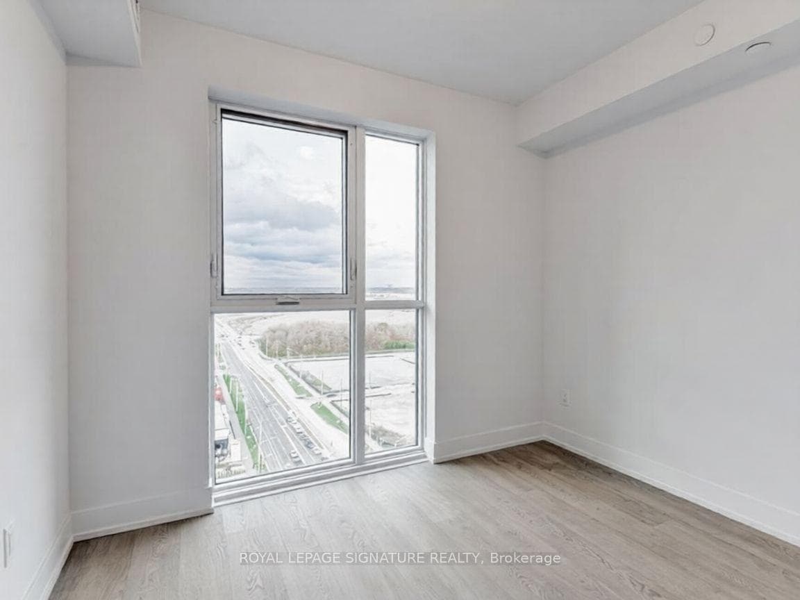 2550 Simcoe Street Unit 2007 photo 9