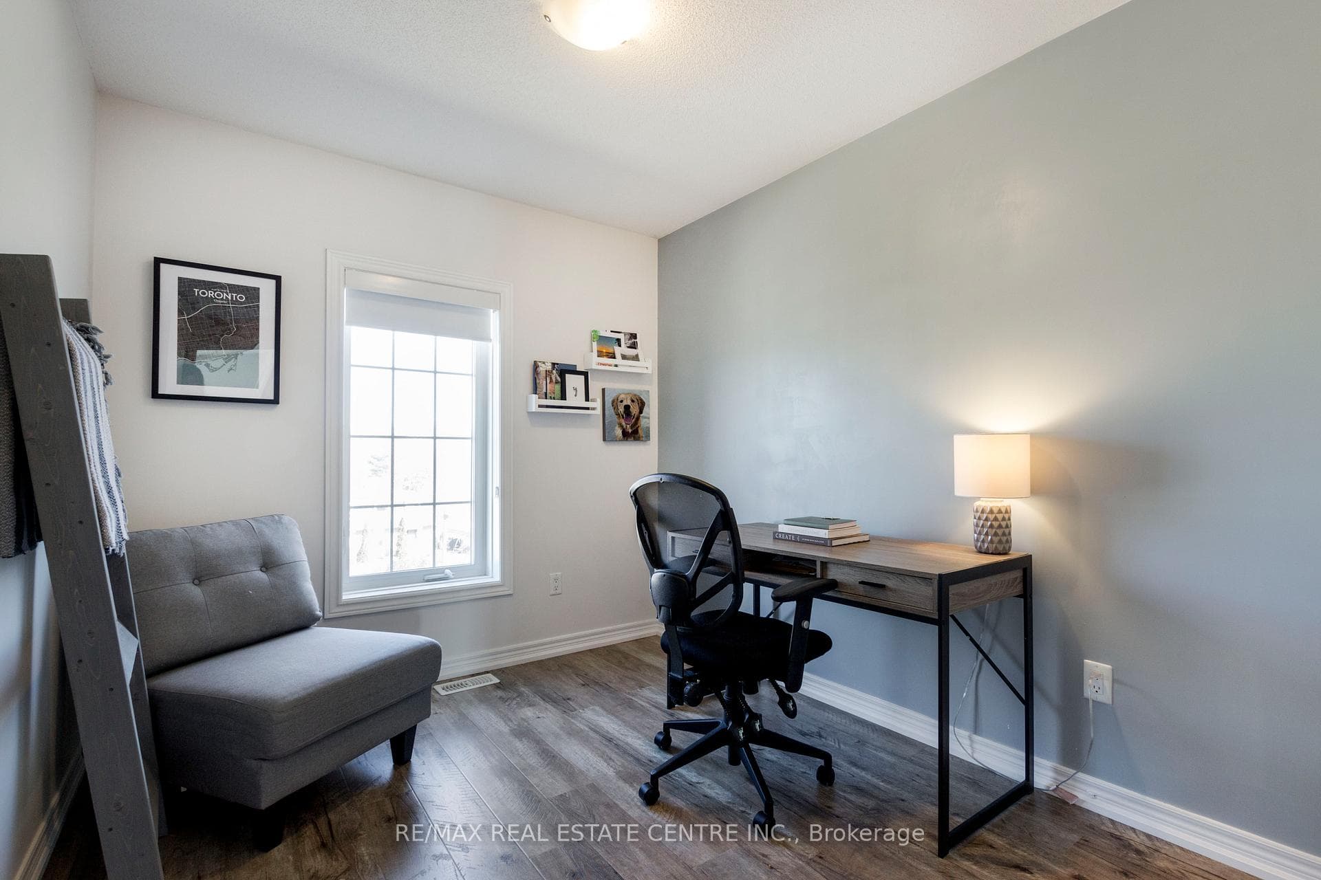 2220 Queensway Drive Unit 10 photo 23