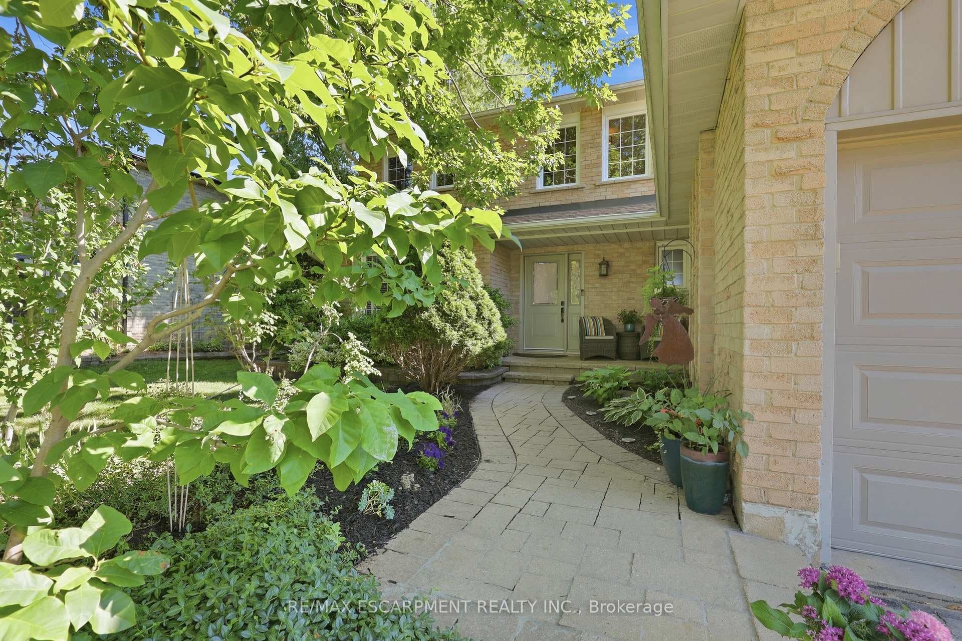 463 Gowland Crescent photo 5