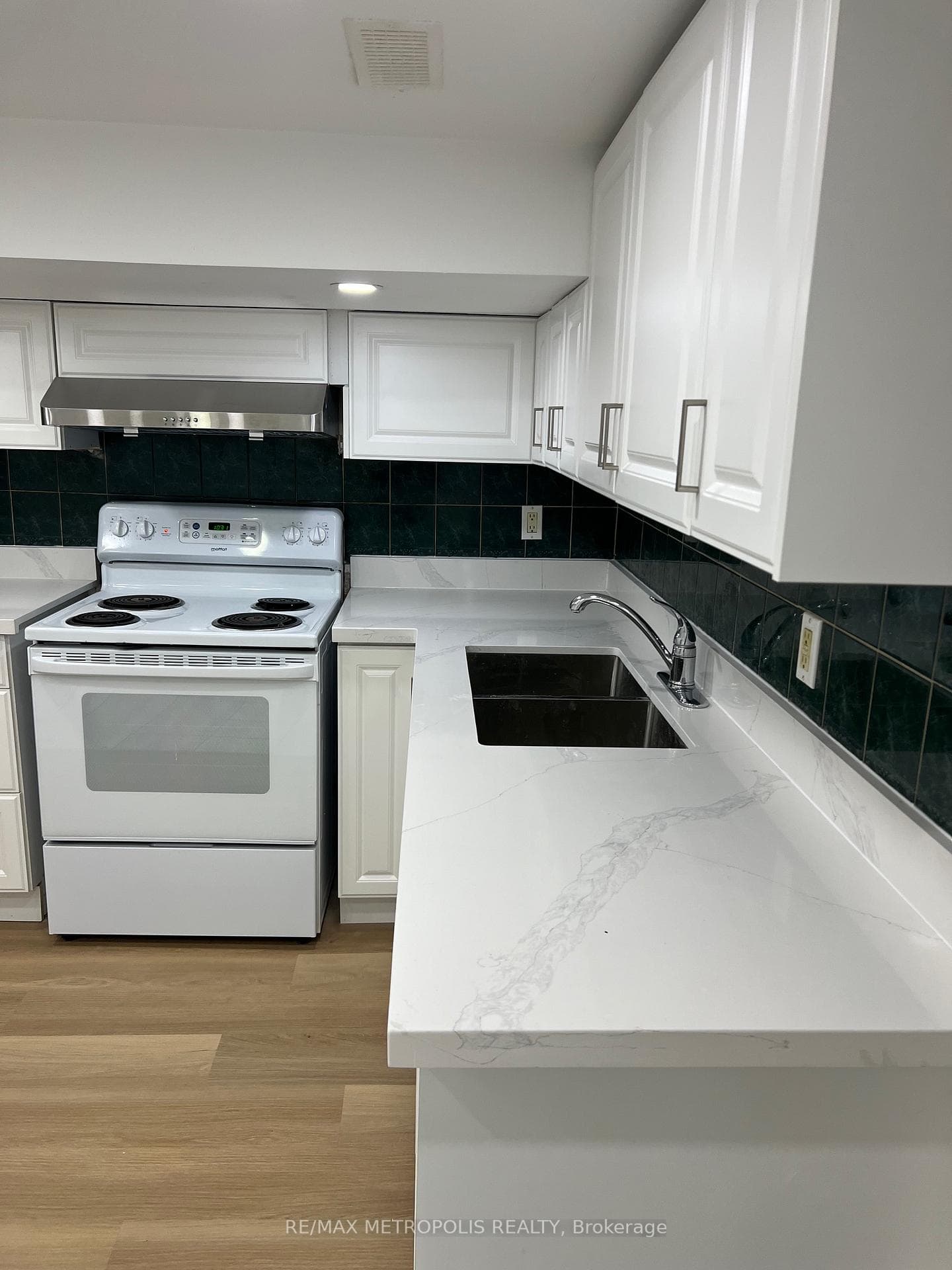 3244 Lawrence Avenue Unit BSMT photo 10