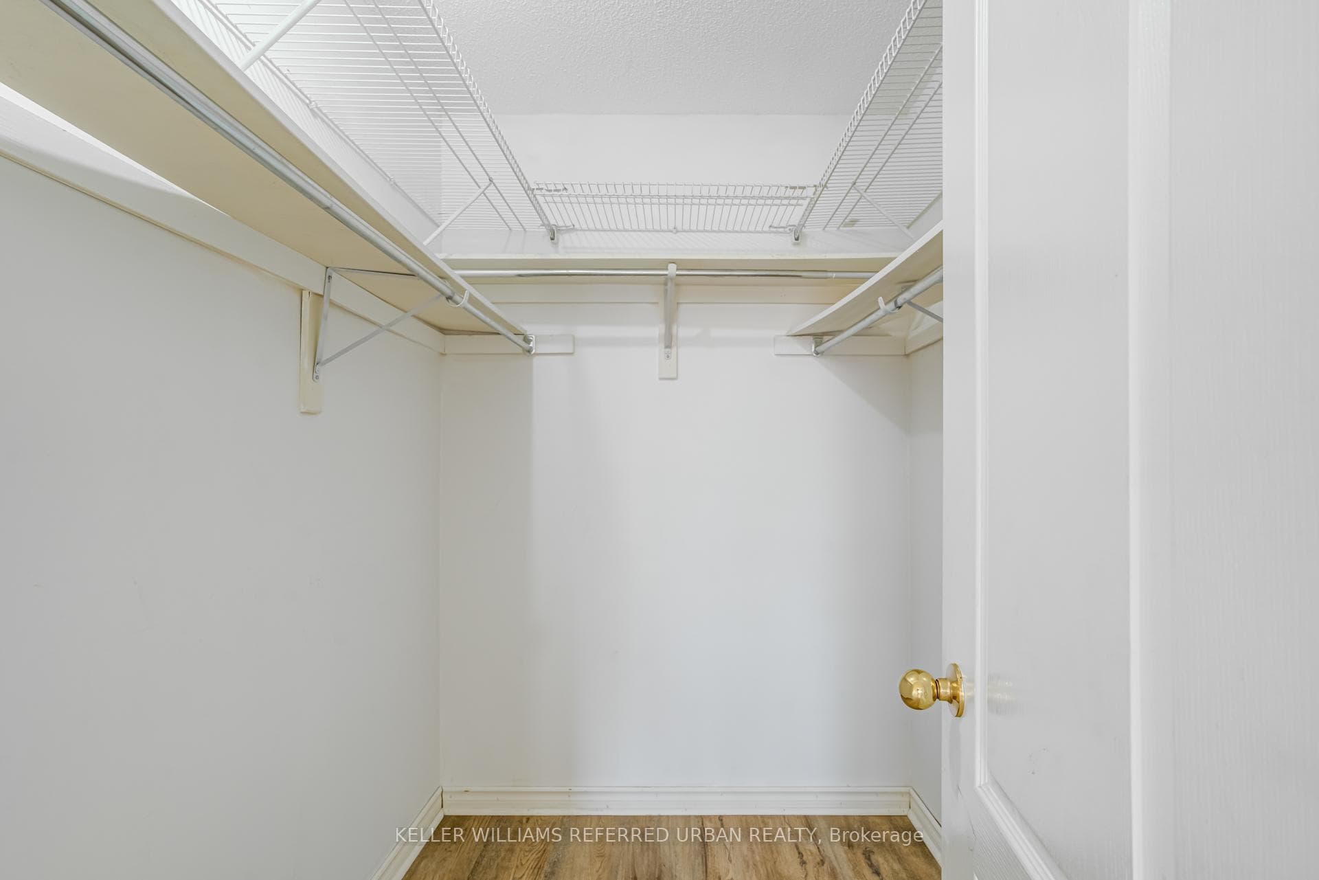 70 Treasure Drive photo 14