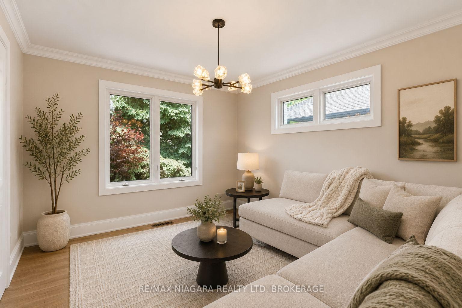 611 Victoria Street photo 29