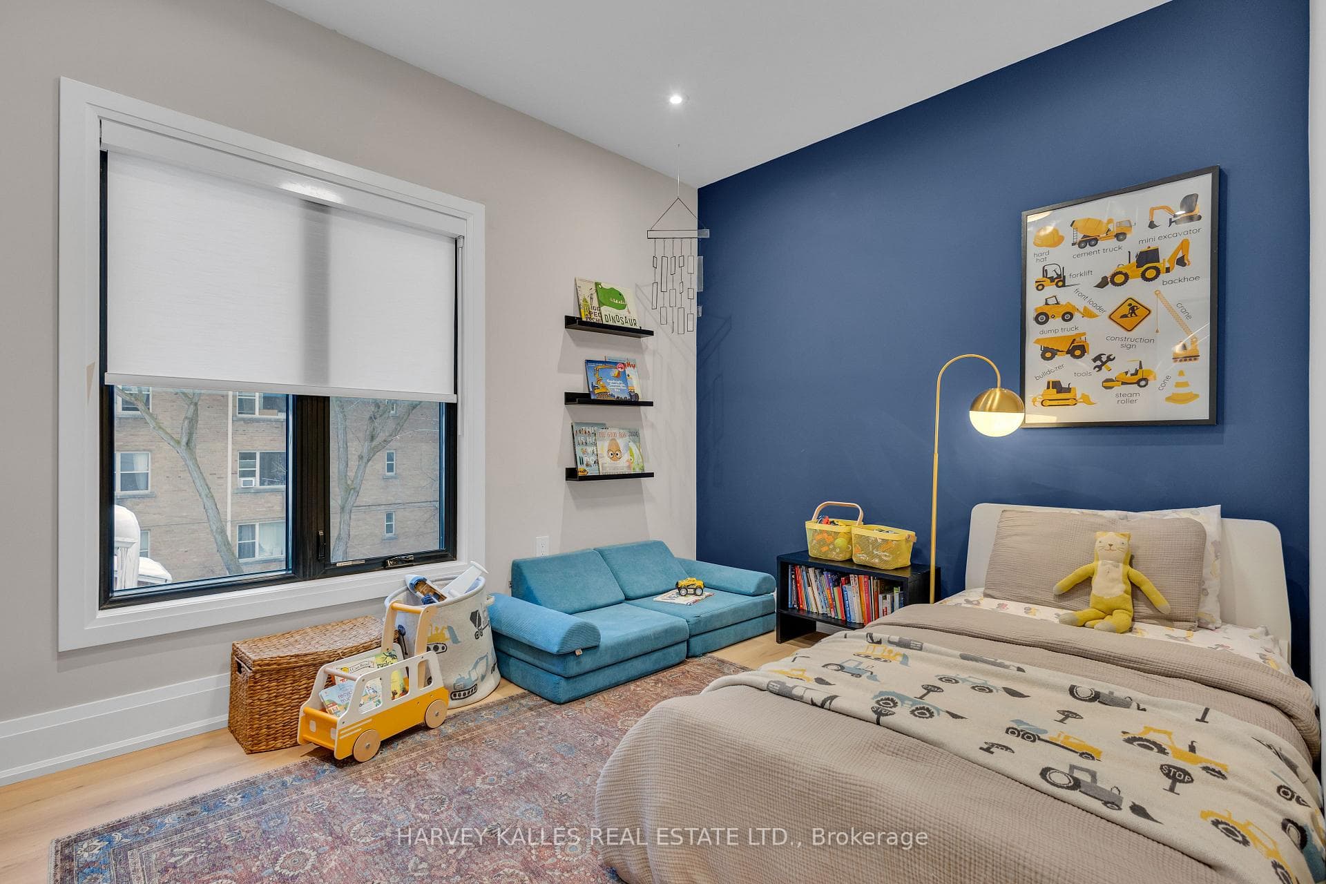 72 Castlefield Avenue photo 27