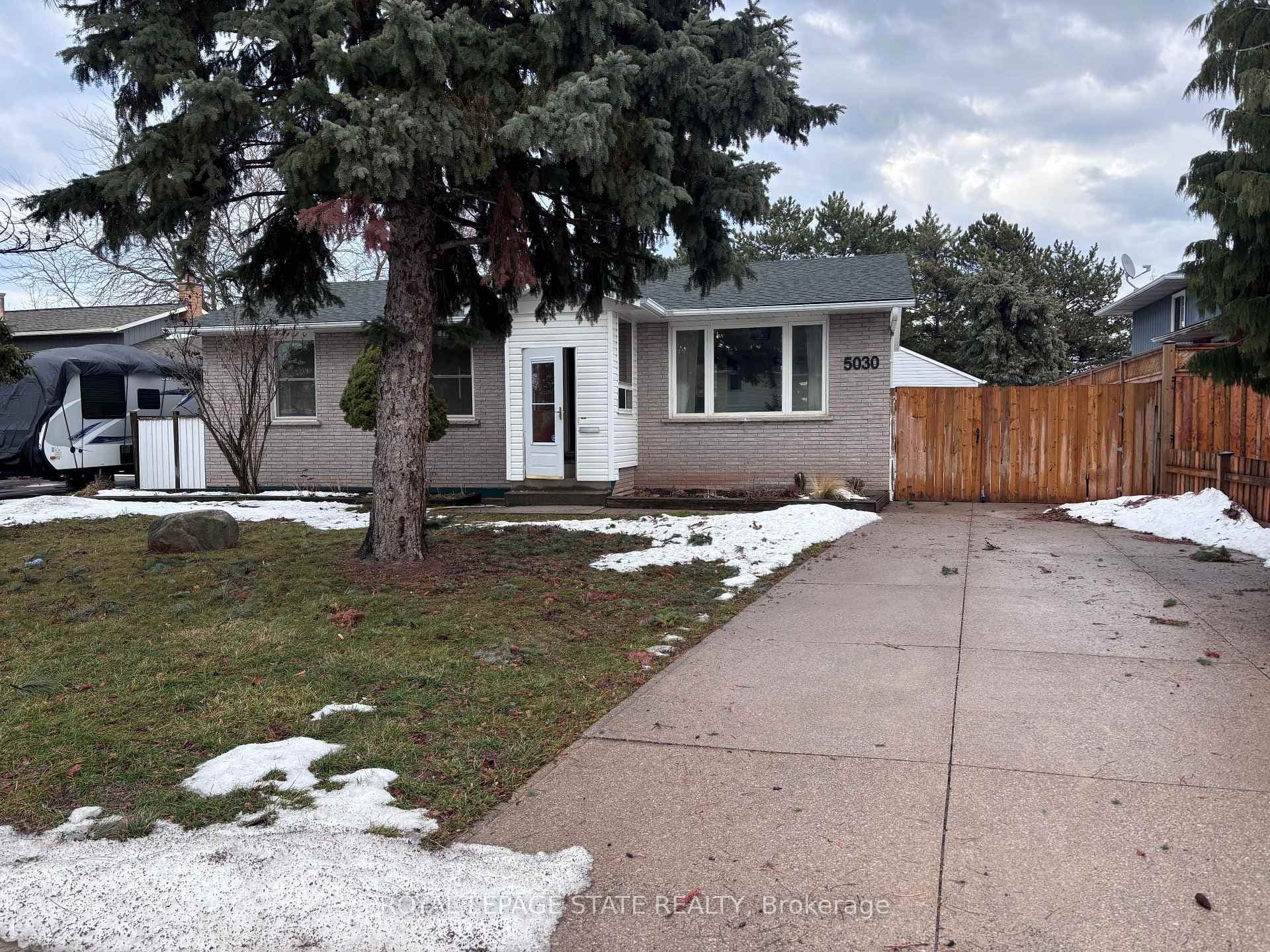 5030 Hartwood Avenue photo 1