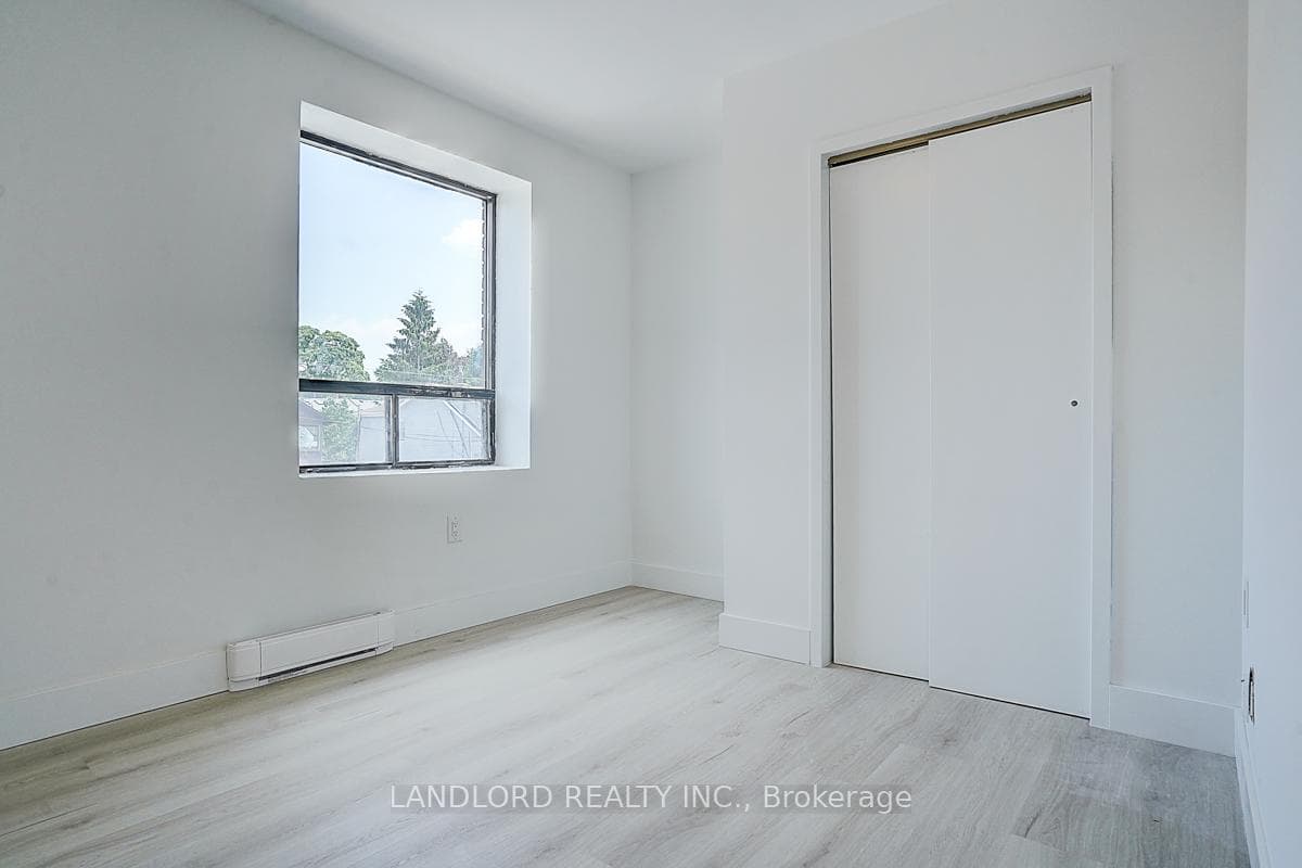 240 Durie Street Unit 203 photo 21