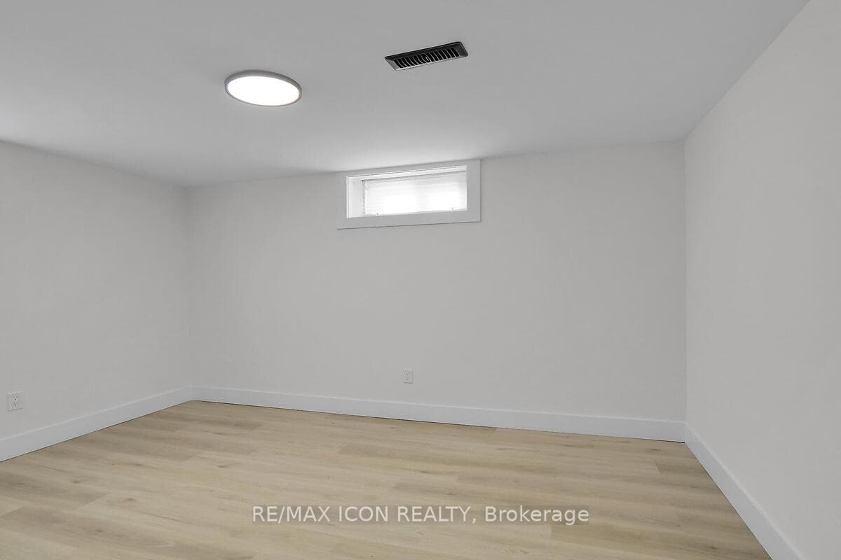 1466 Perth Avenue photo 29