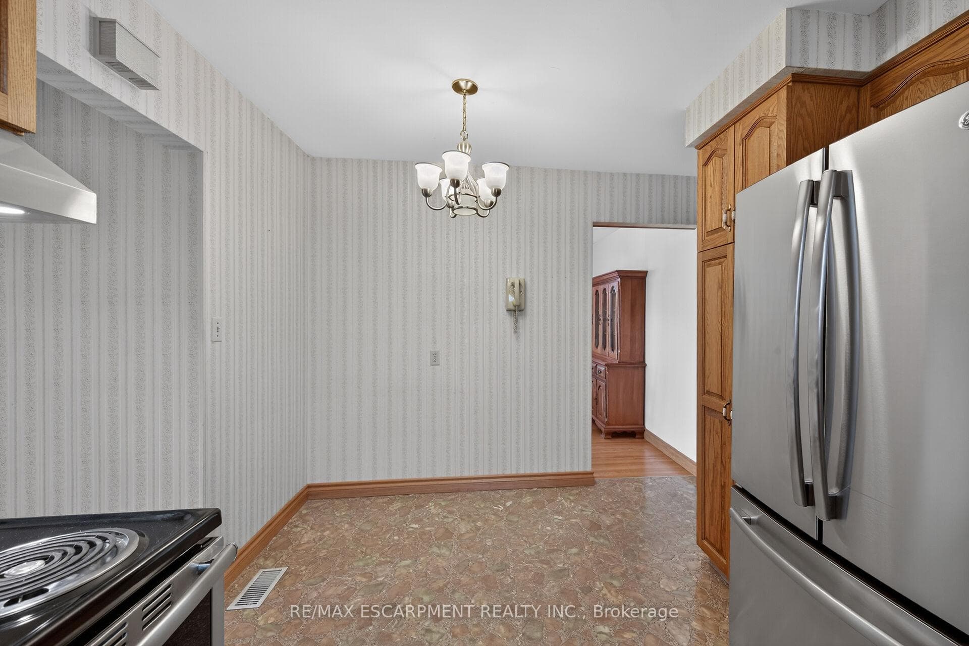 336 Montmorency Drive photo 17