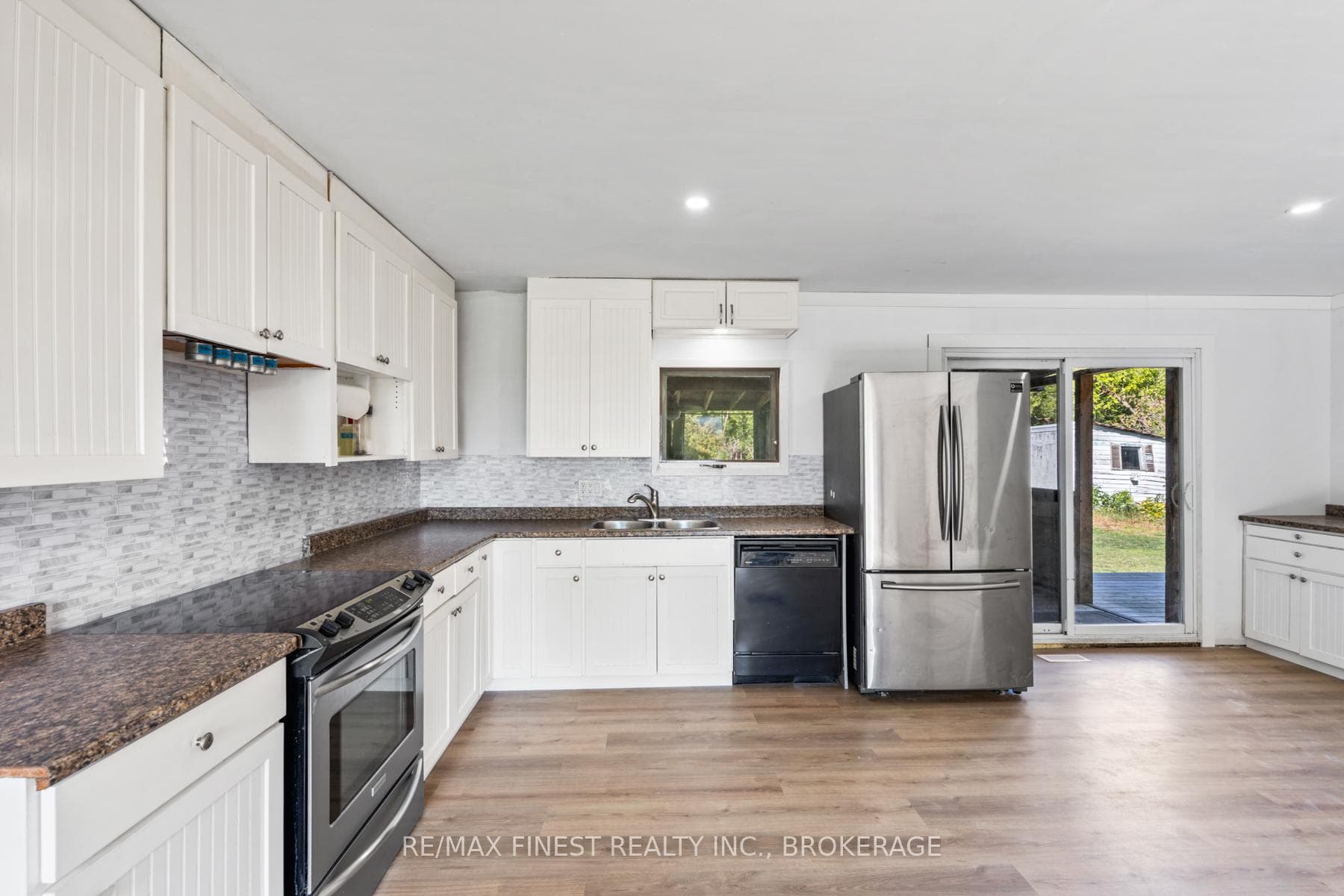 1523 Lake Road photo 4