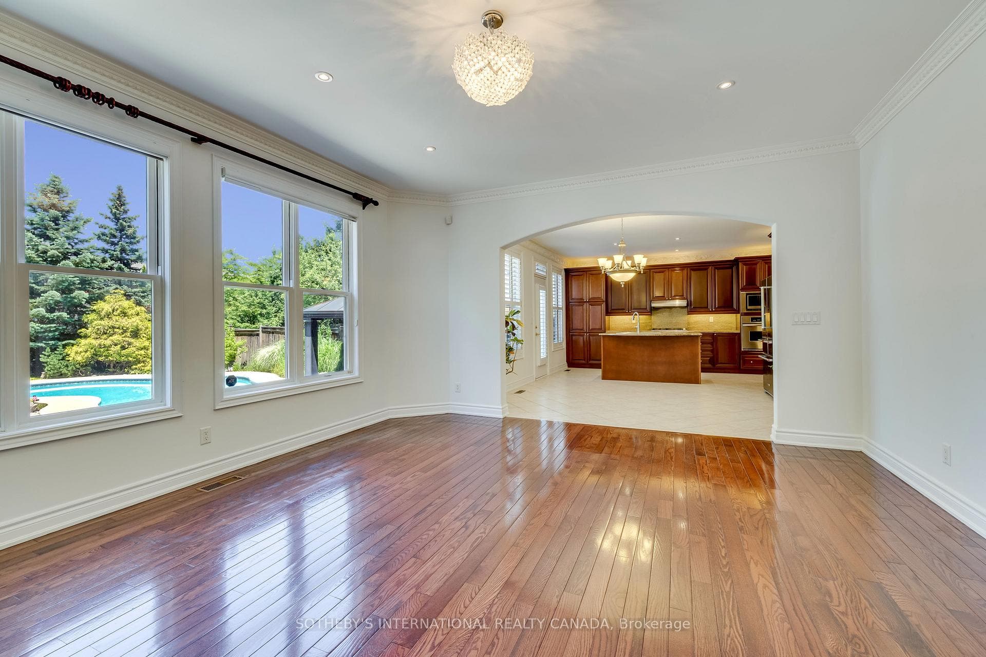 549 Renshaw Court photo 21