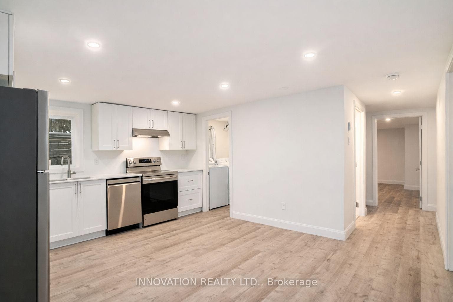 21 Parkside Crescent Unit B photo 4