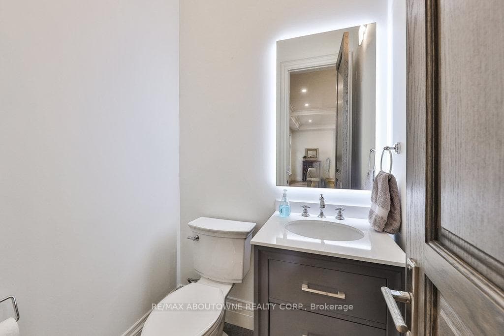 2409 Lakeshore Road photo 14