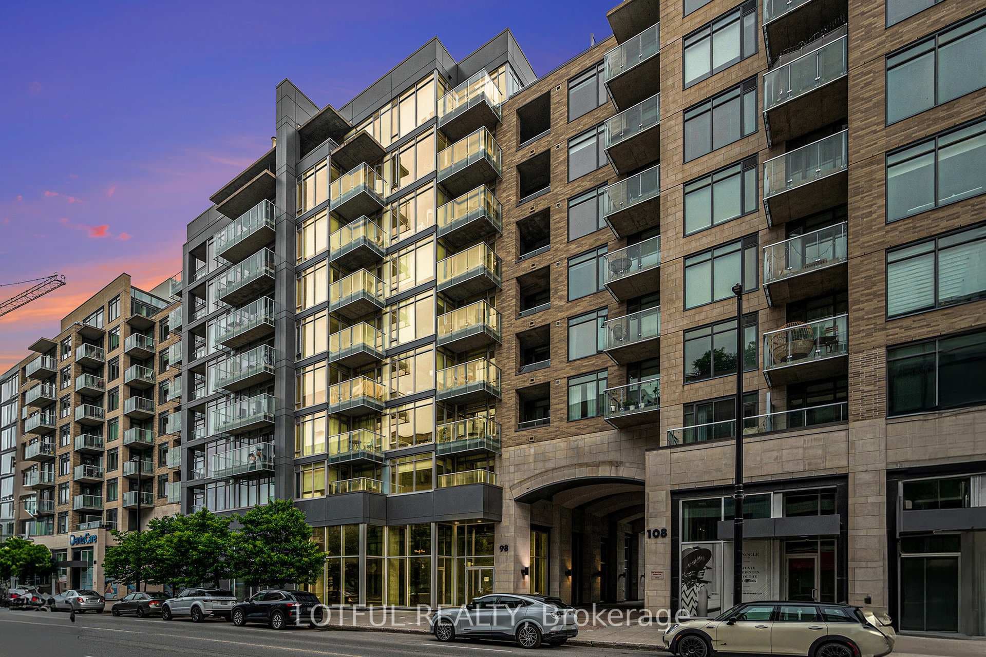 98 Richmond Road Unit 701 photo 2