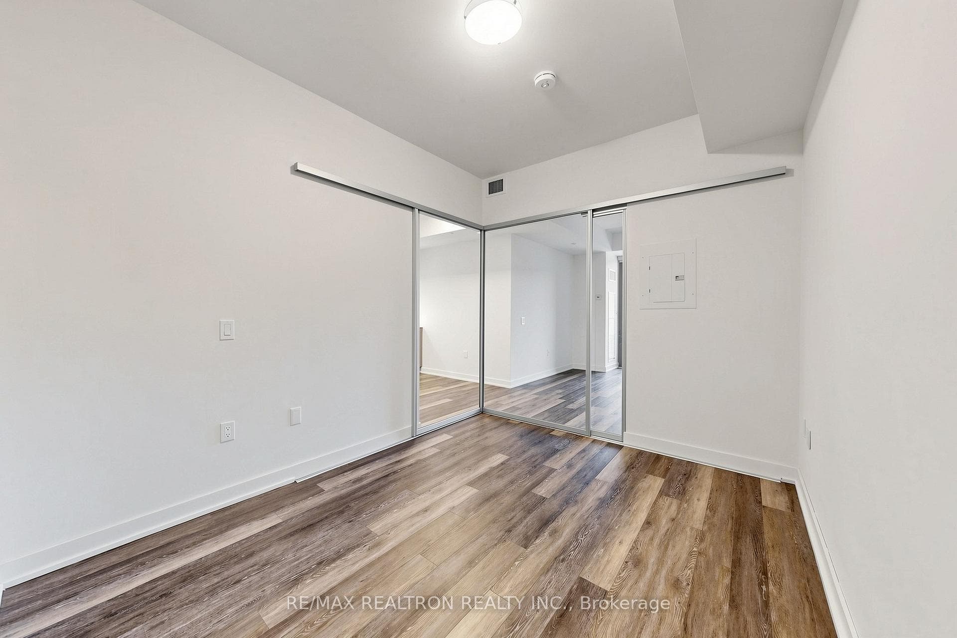 250 Lawrence Avenue Unit 701 photo 37