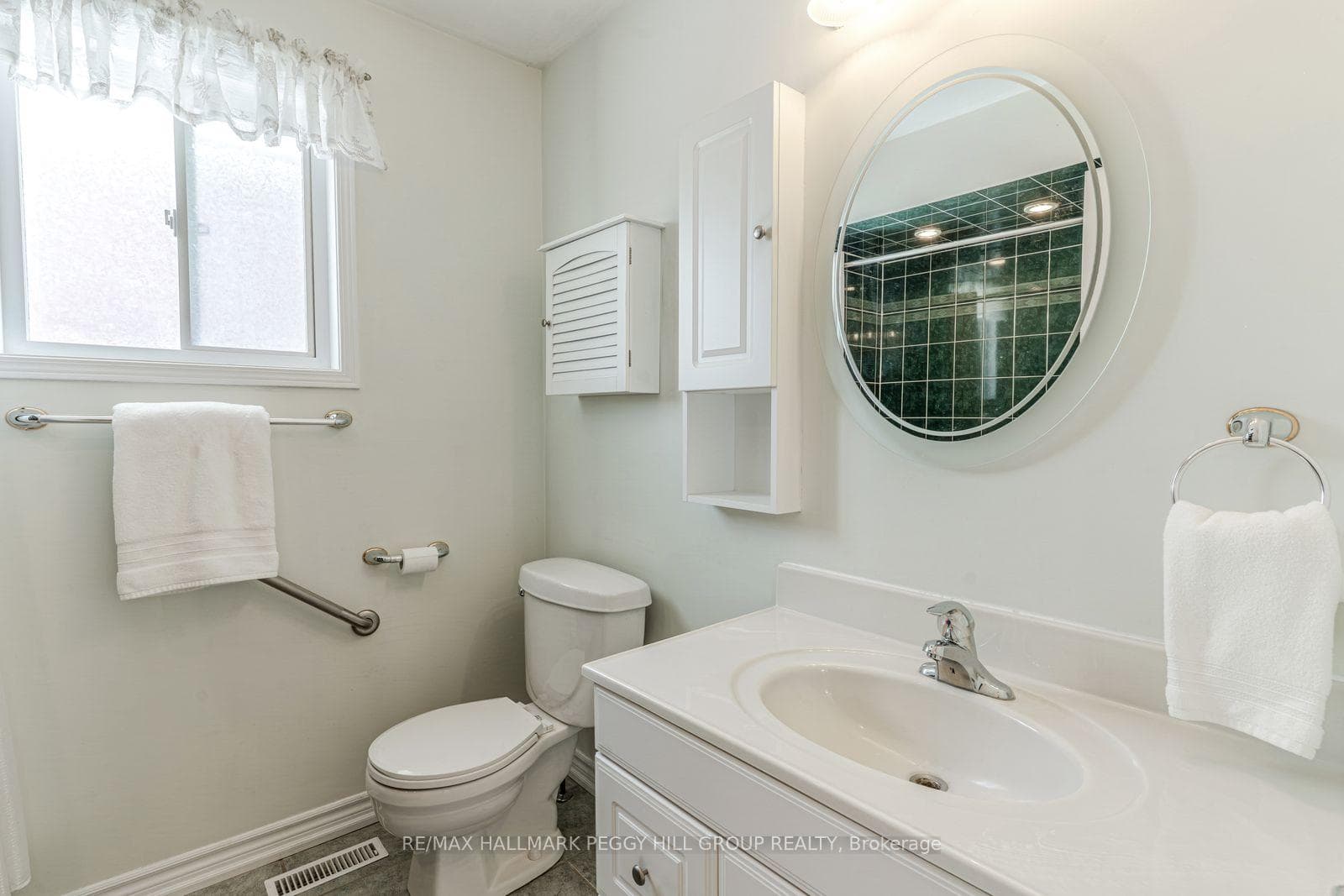 333 Cundles Road photo 9