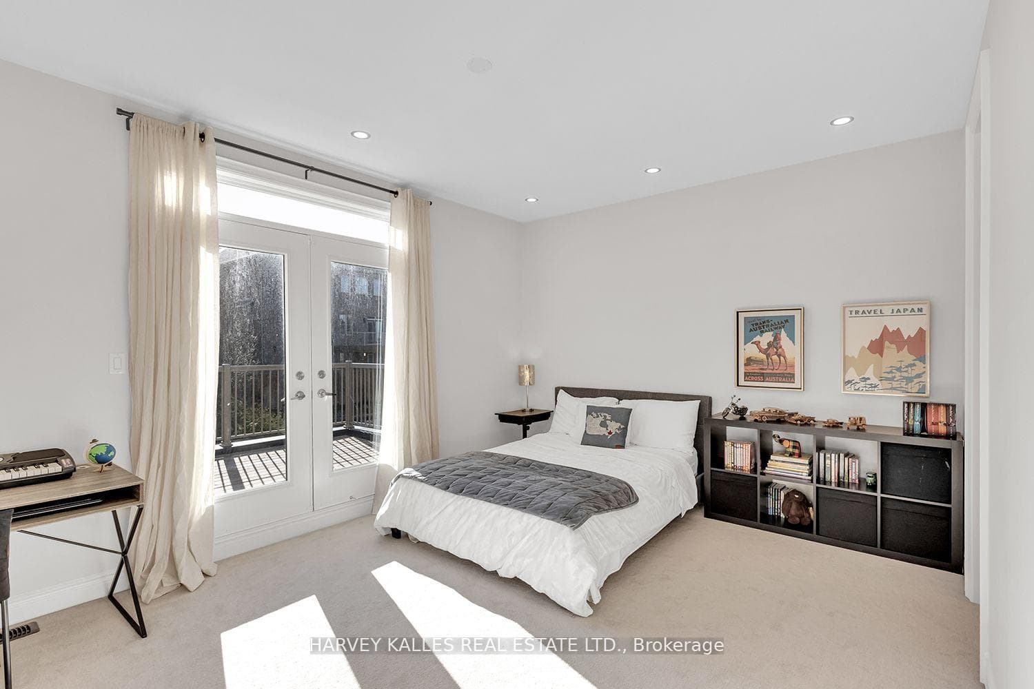 3rd bedroom with outdoor deck