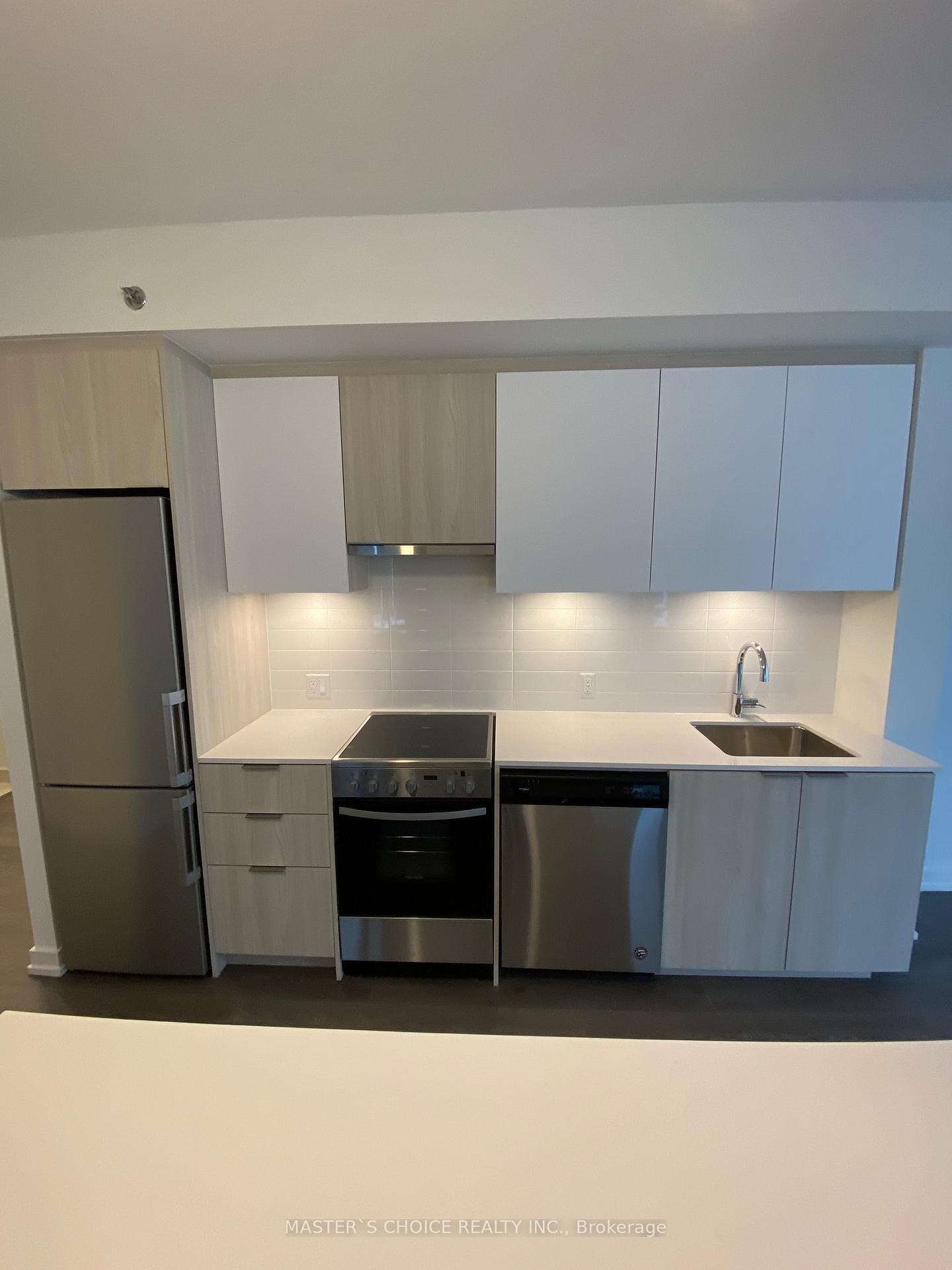 203 College Street Unit 1504 photo 4