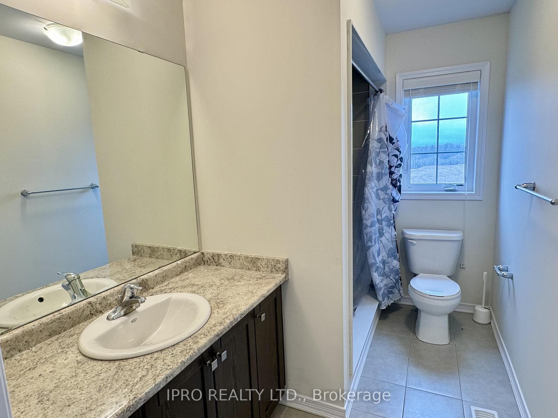 1 Fleming Crescent photo 20