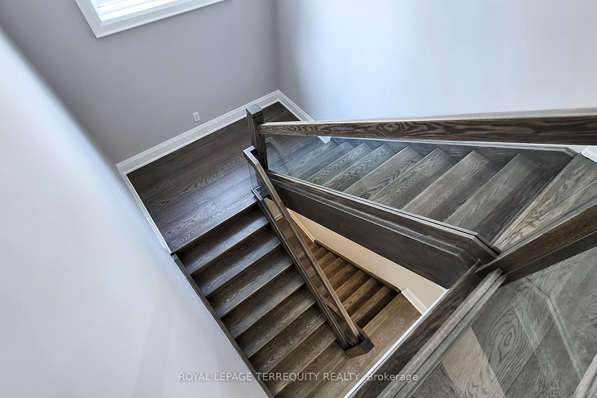 570 Maitland Drive photo 17