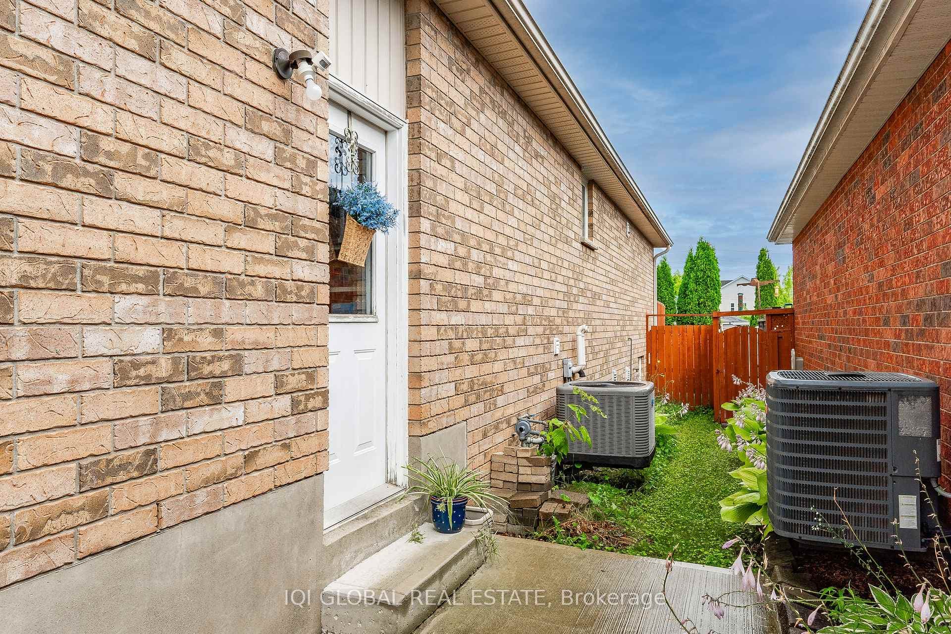 119 Silurian Drive photo 33