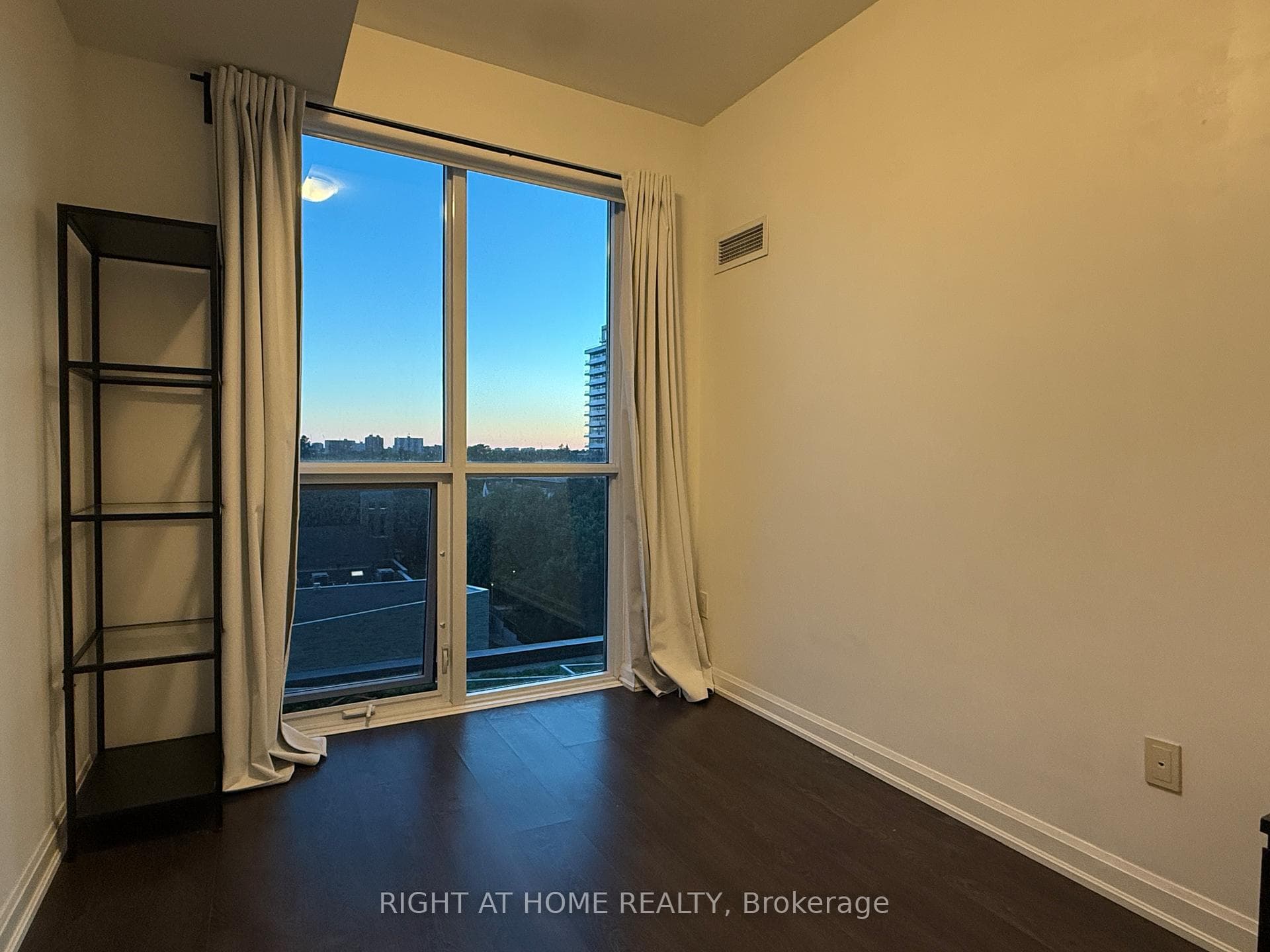 11 Bogert Avenue Unit 605 photo 7