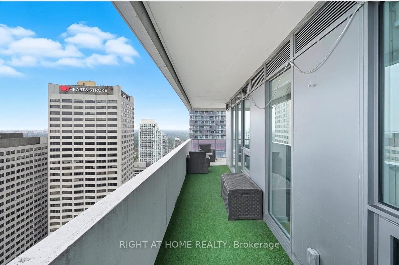 2221 Yonge Street Unit 3109 photo 23