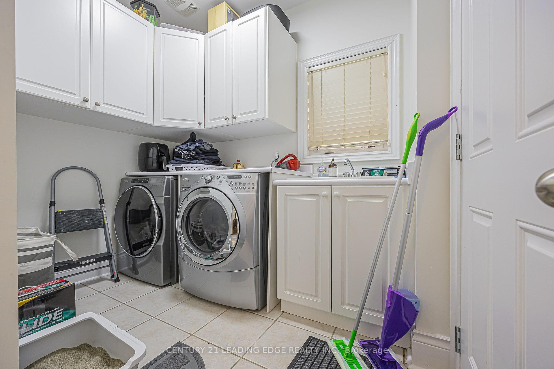 183 Maurier Boulevard photo 30