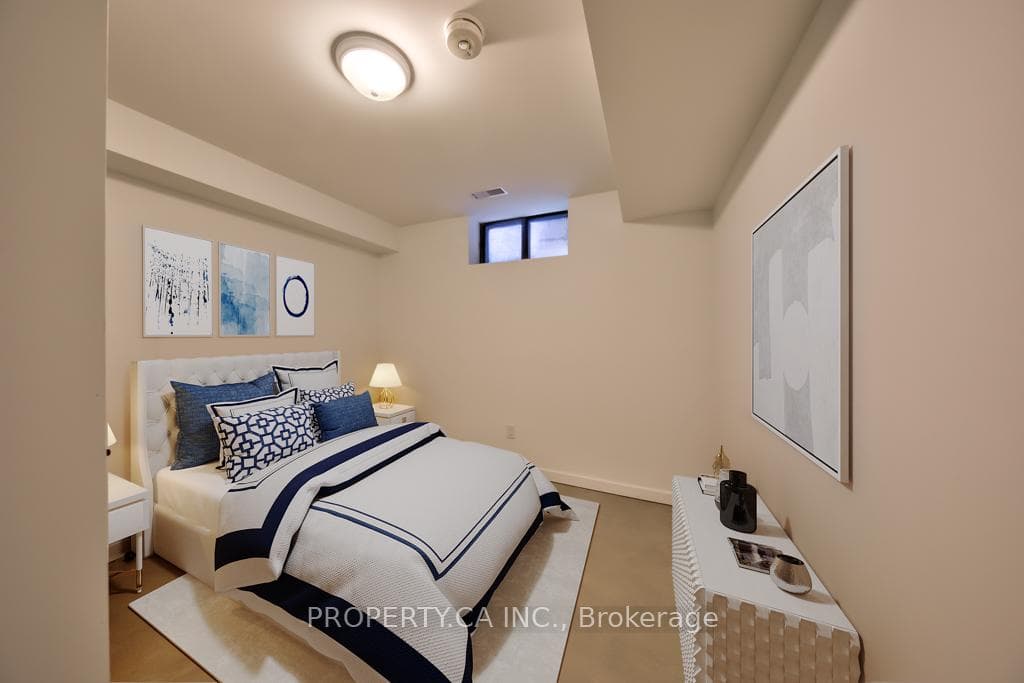 572 Palmerston Avenue Unit Lower photo 6