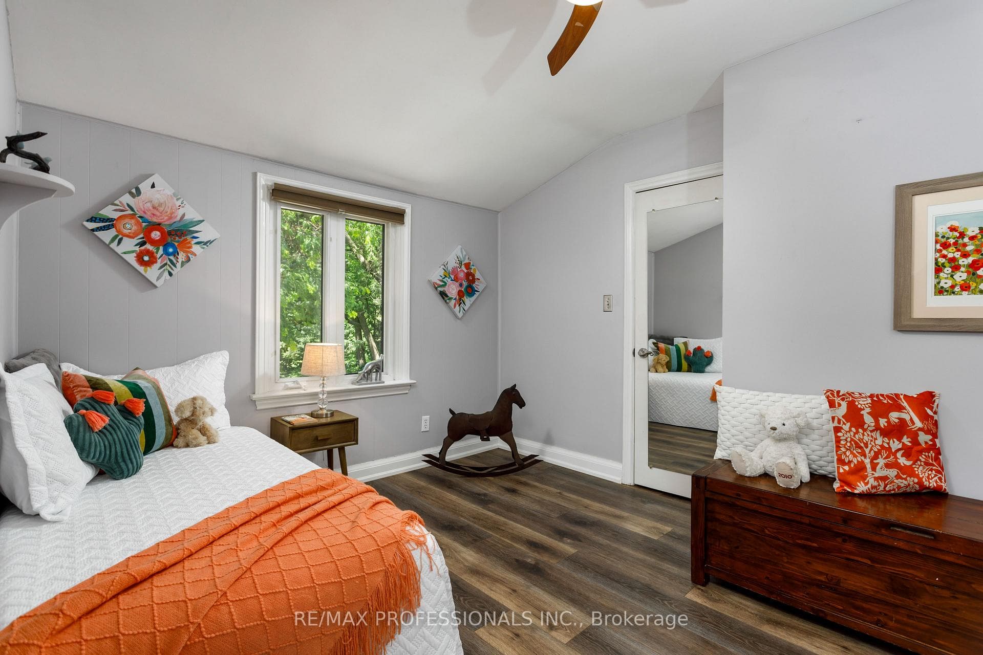 1364 Islington Avenue photo 20