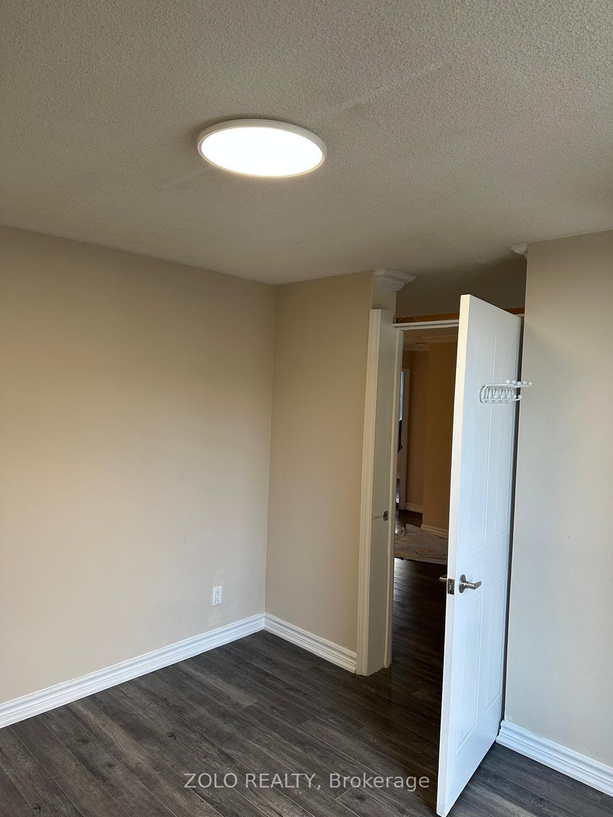 145 Hillcrest Avenue Unit 2111 photo 3