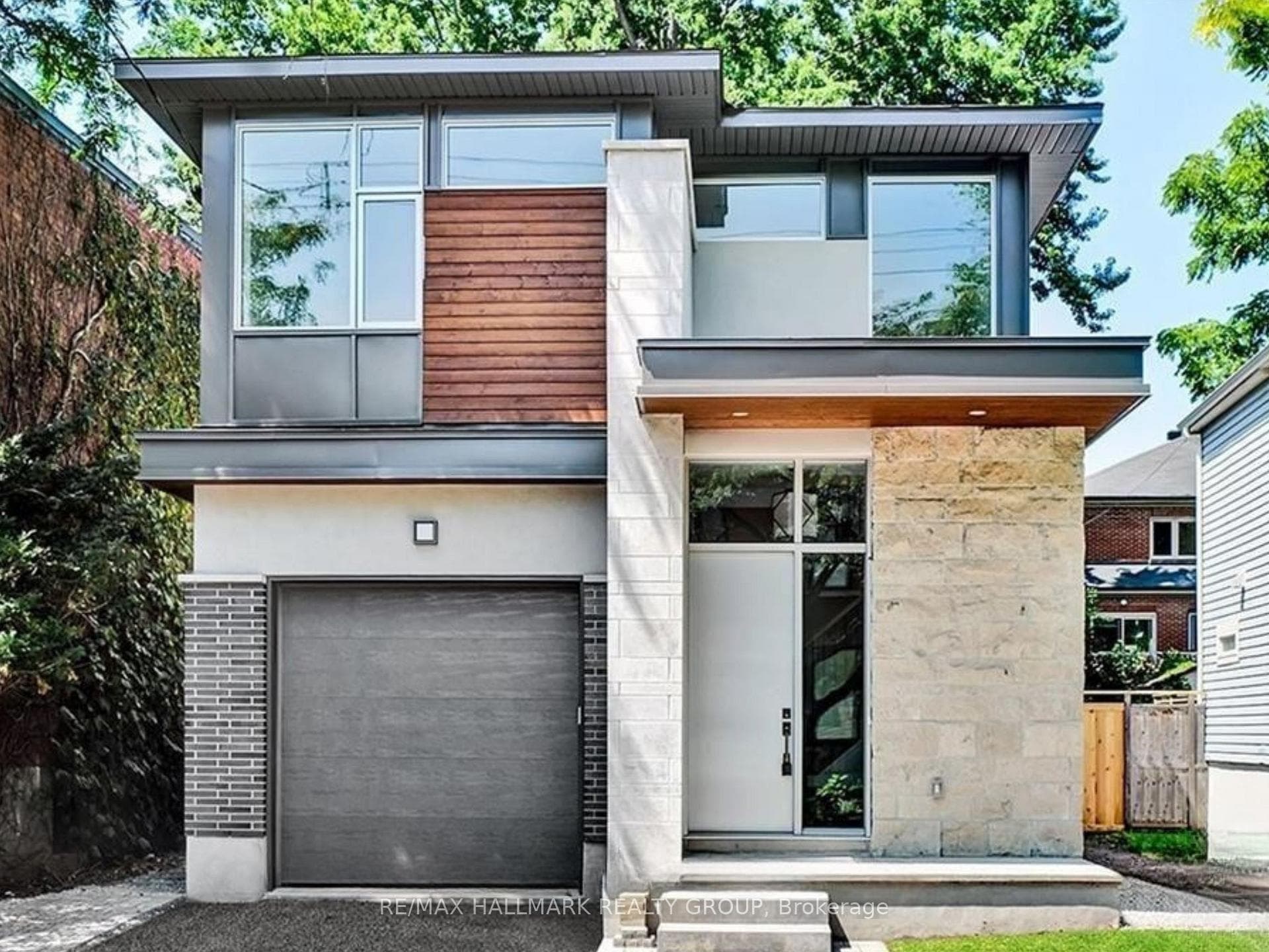 37 Ivy Crescent photo 1