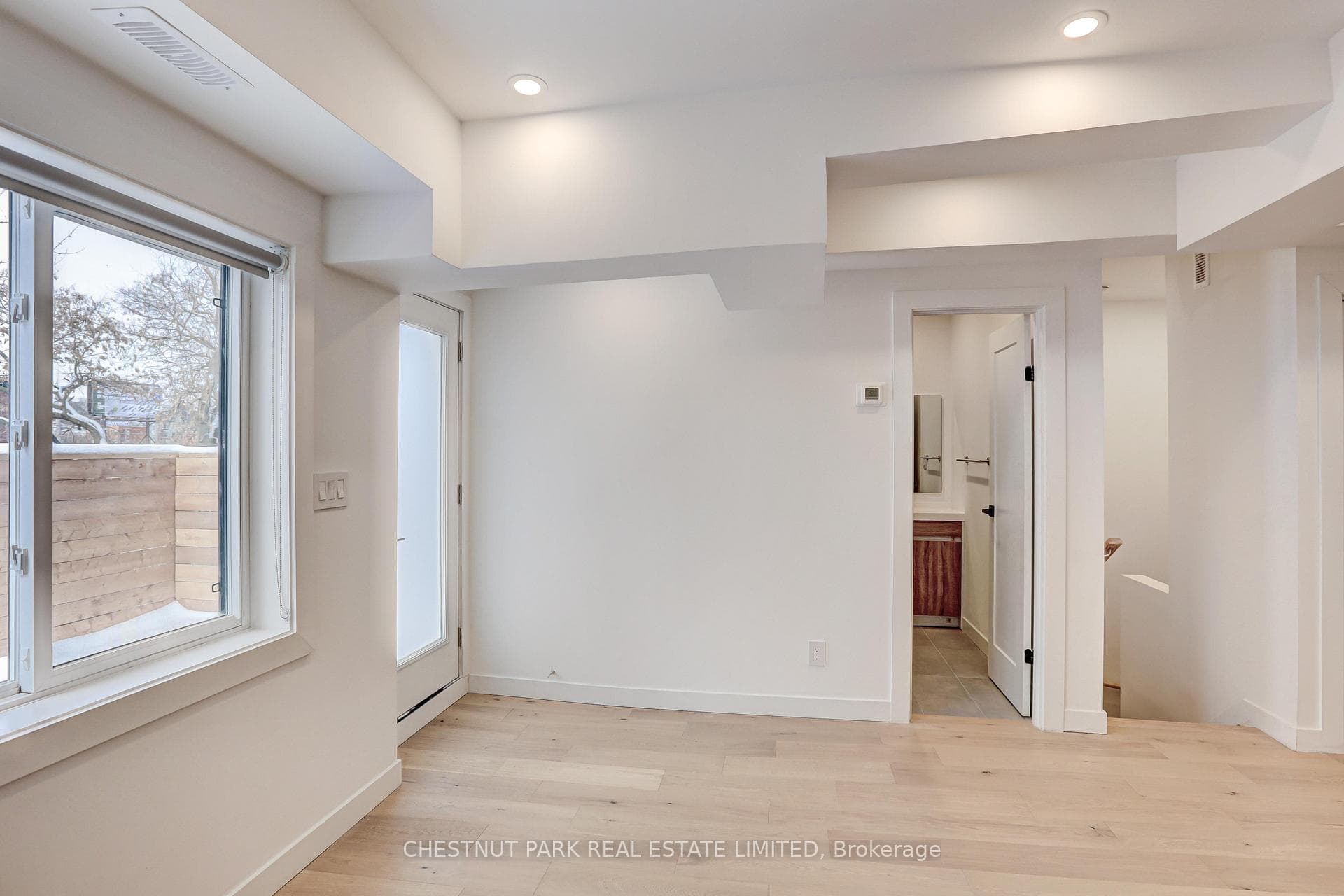 326 St George Street Unit 3/F photo 9