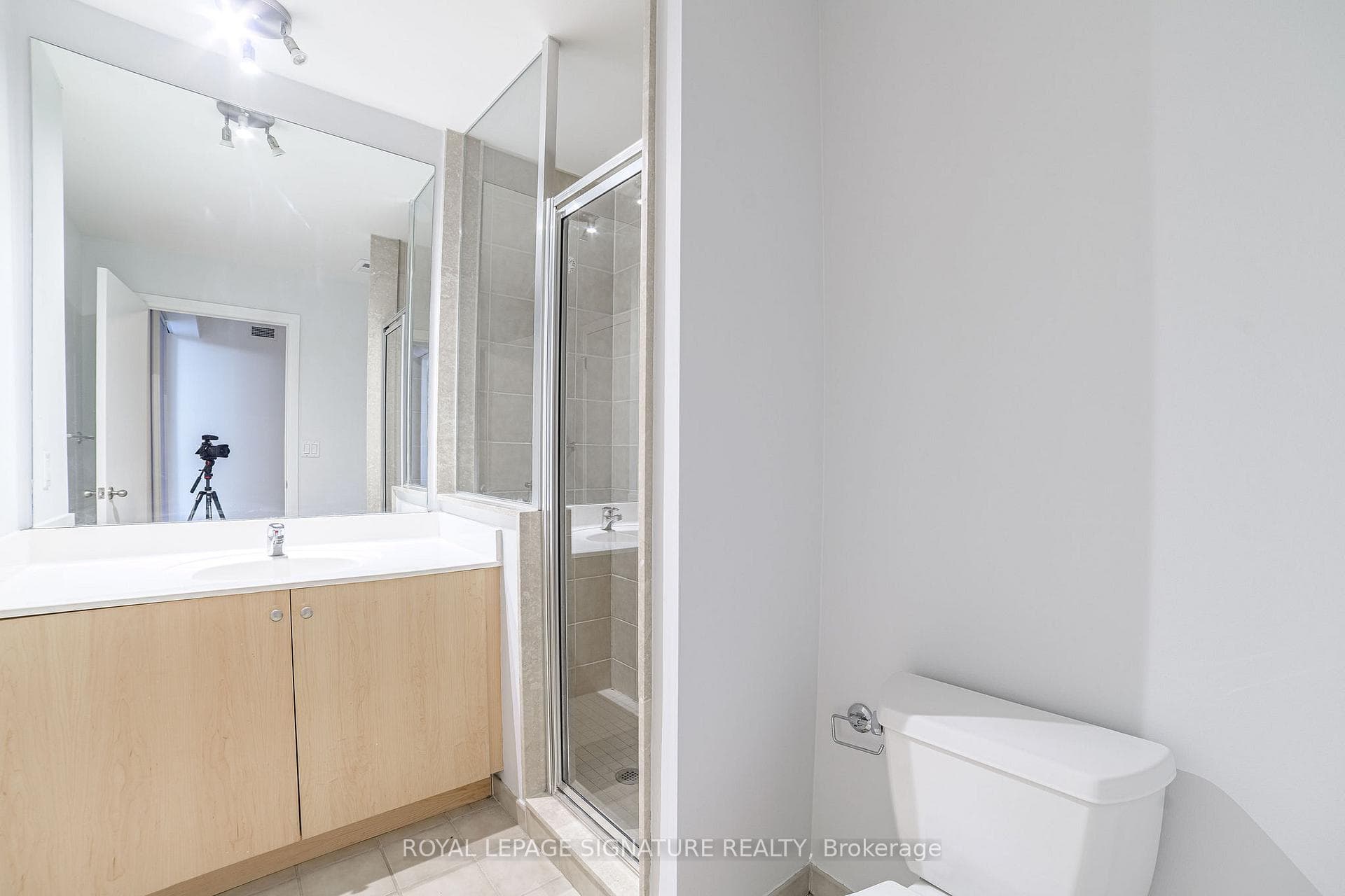 11 Soho Street Unit 402 photo 16