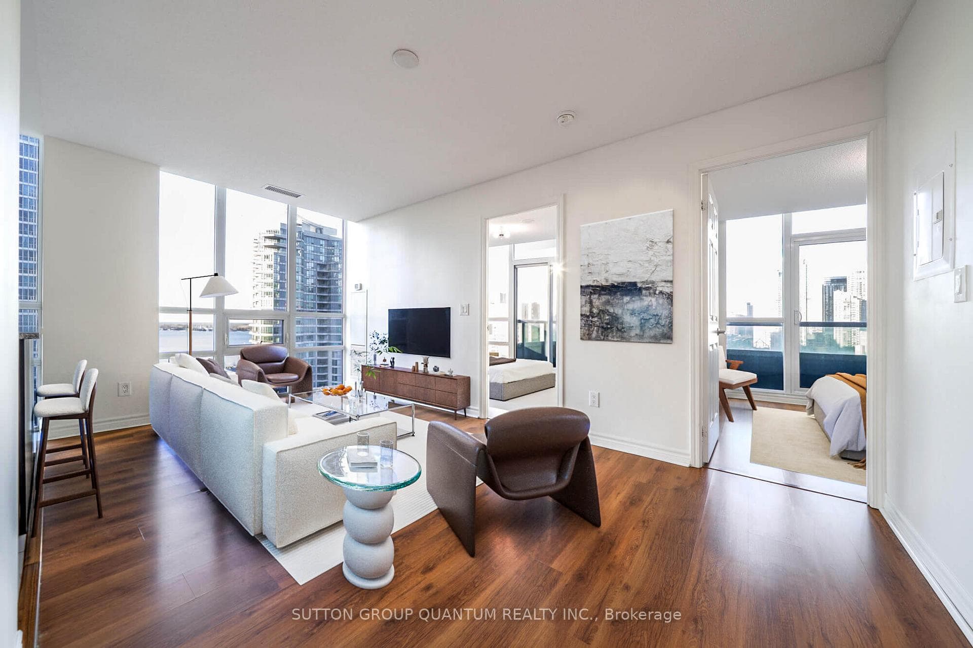 25 Lower Simcoe Street Unit 1708 photo 4