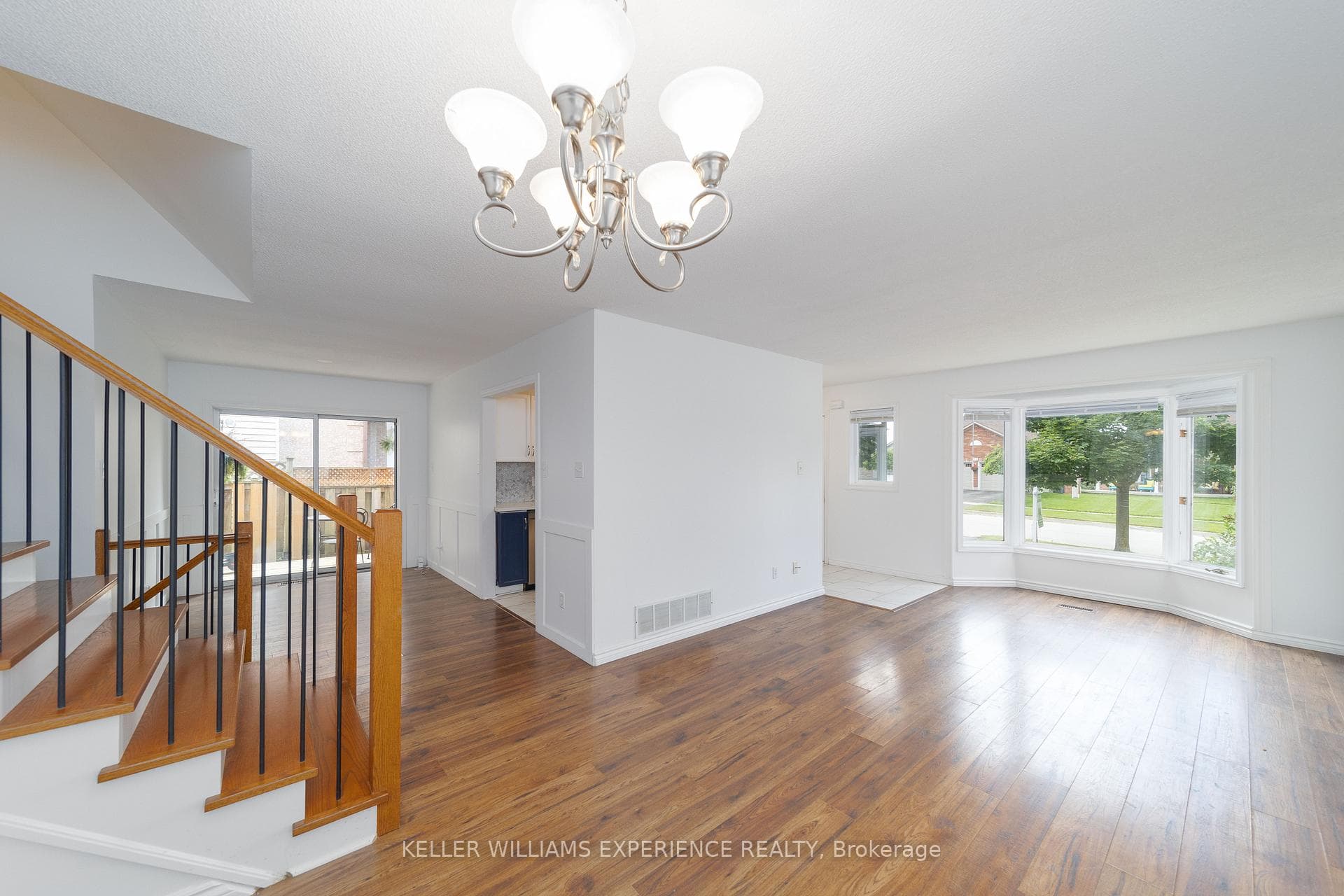 35 HARWOOD Drive photo 5