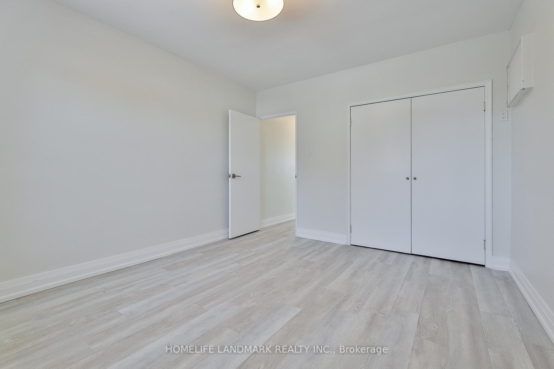 281 The West Mall N/A Unit 6 photo 22
