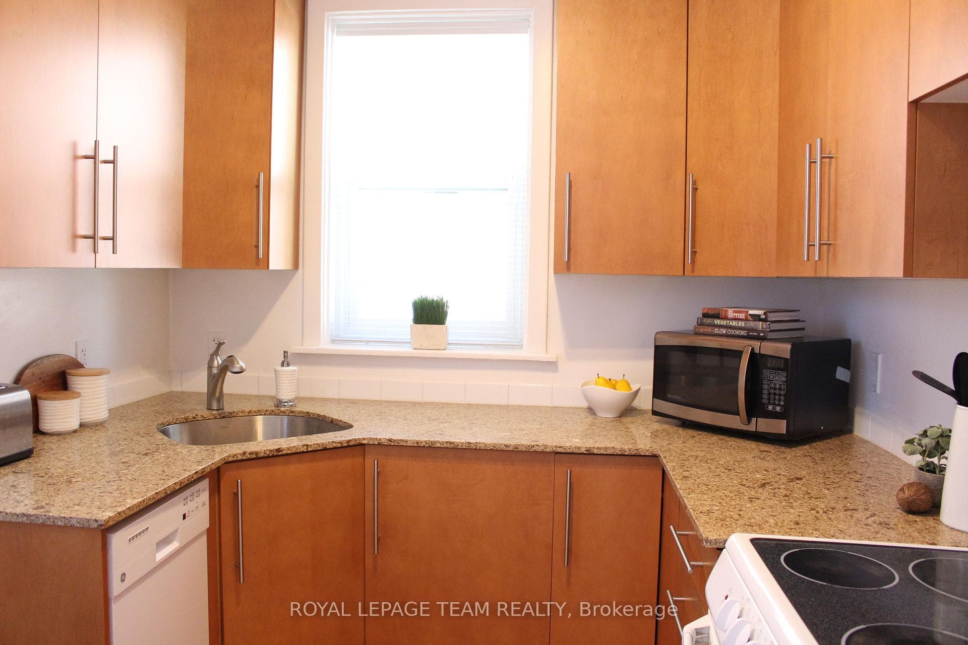 612 Bank Street Unit 14 photo 16