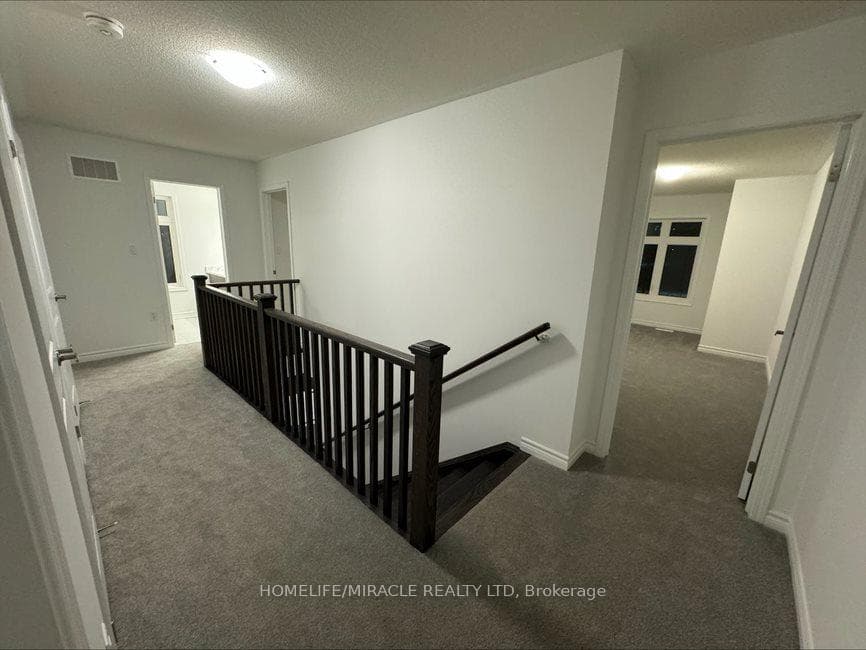 98 Keppel Circle photo 16