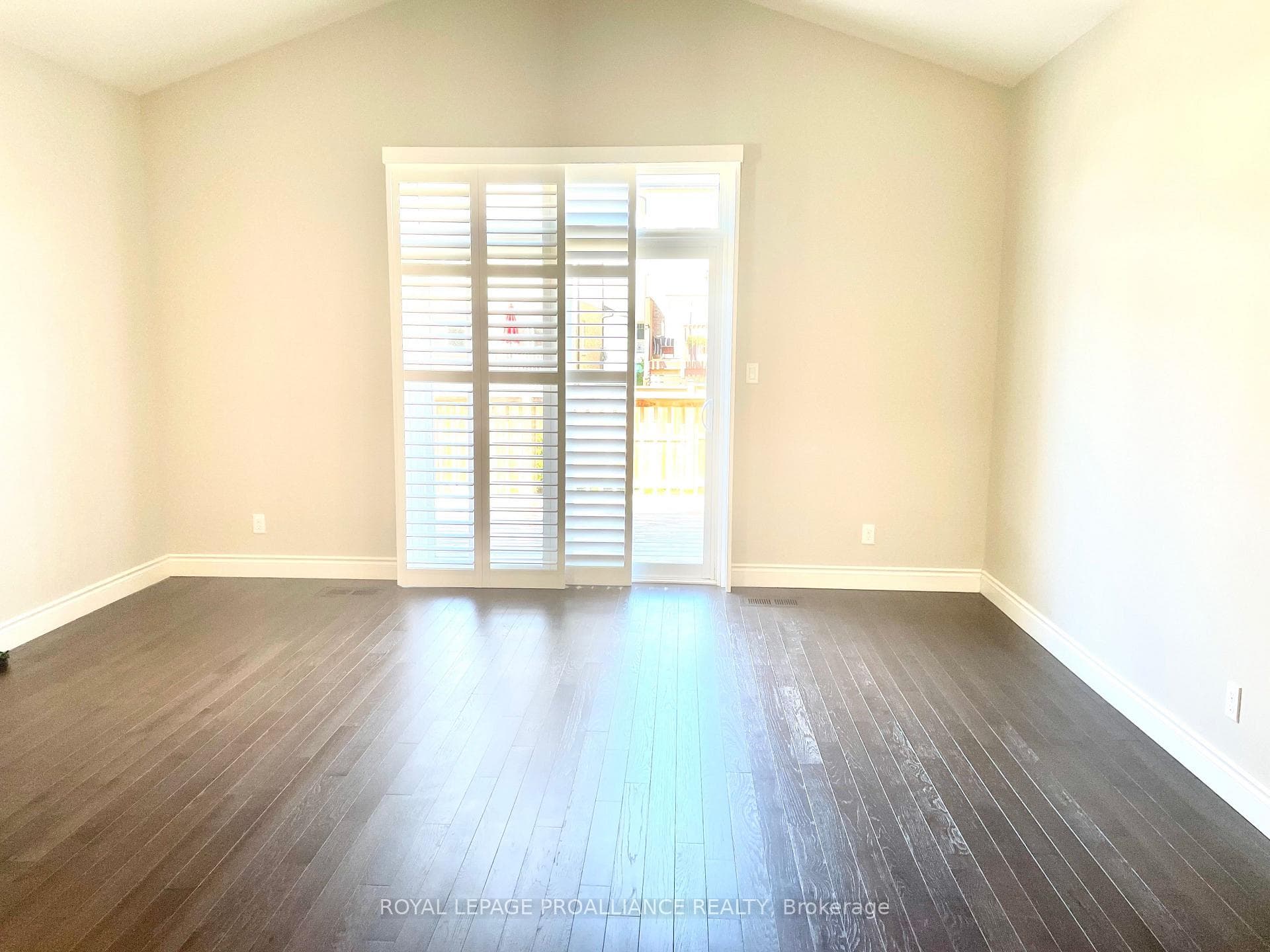 21 Stonecrest Boulevard photo 3