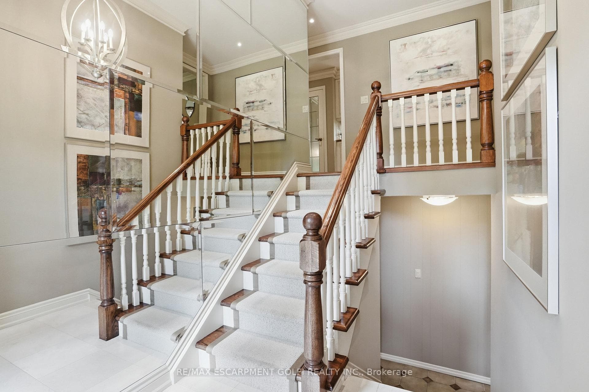 5 MAPLE Avenue photo 3