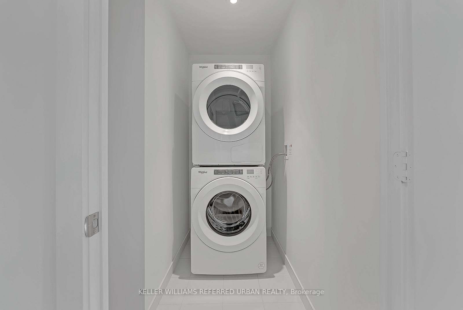 585 Bloor Street Unit 4118 photo 27