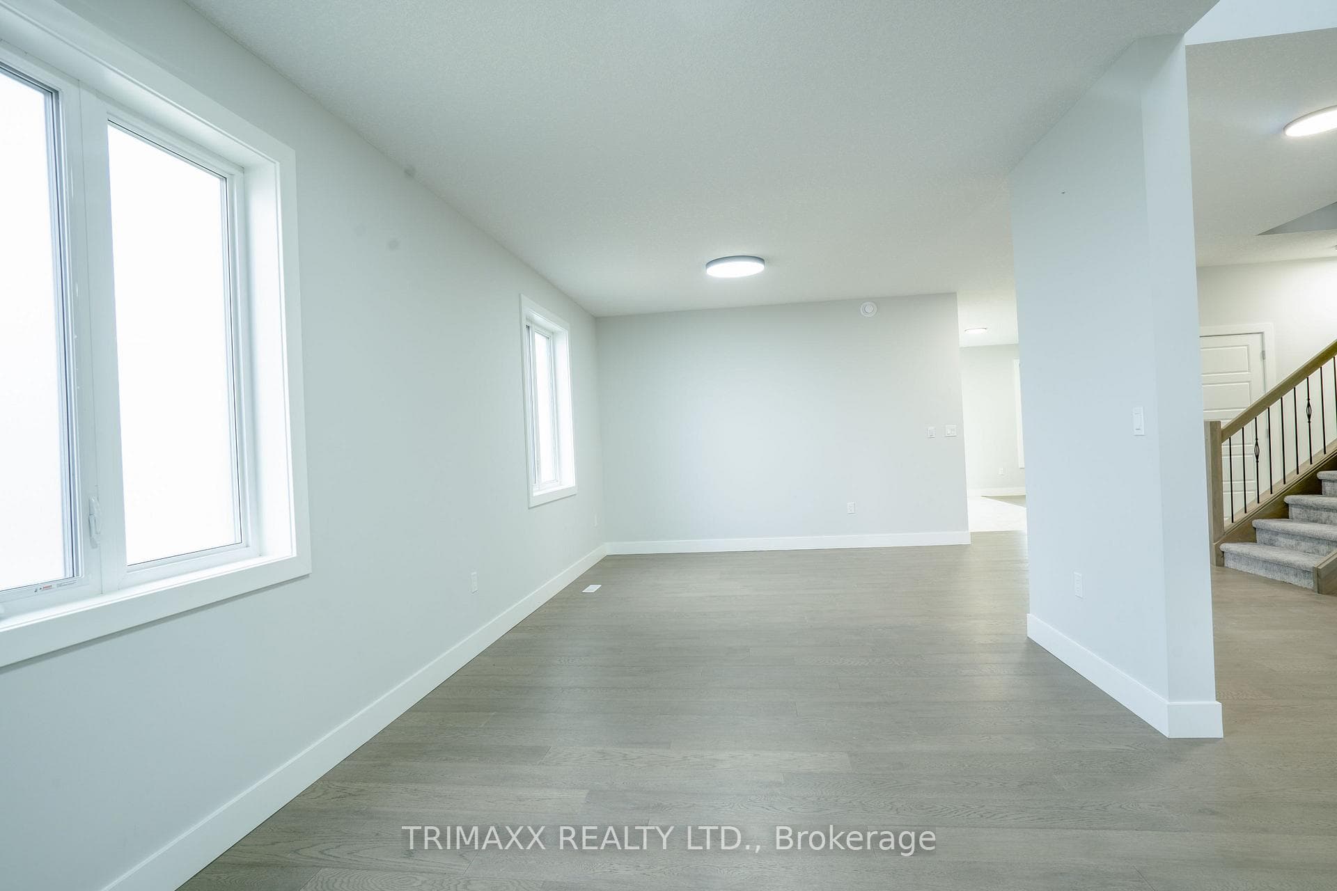 188 Foxborough Place photo 8