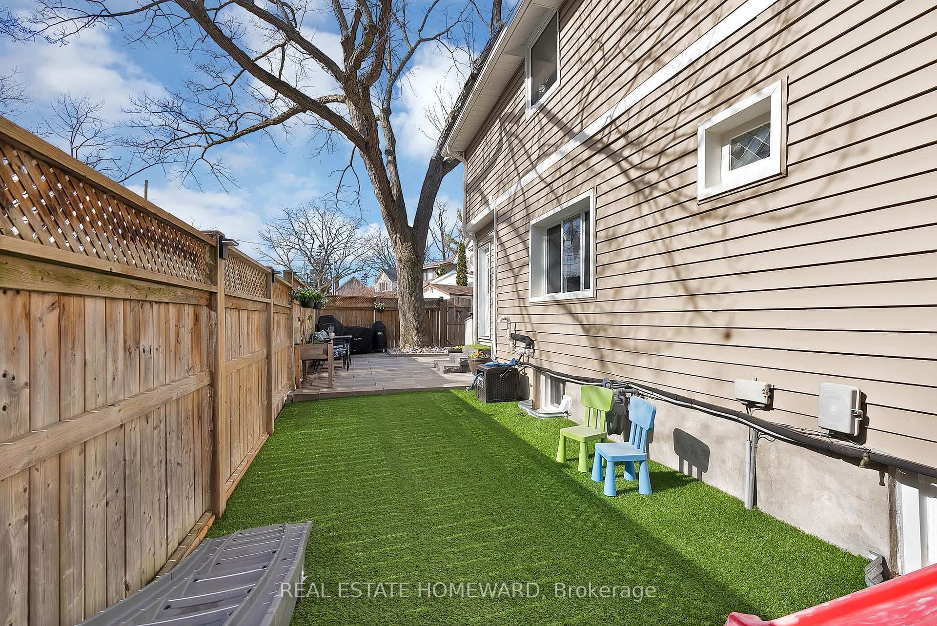 2 Lynn Road photo 38