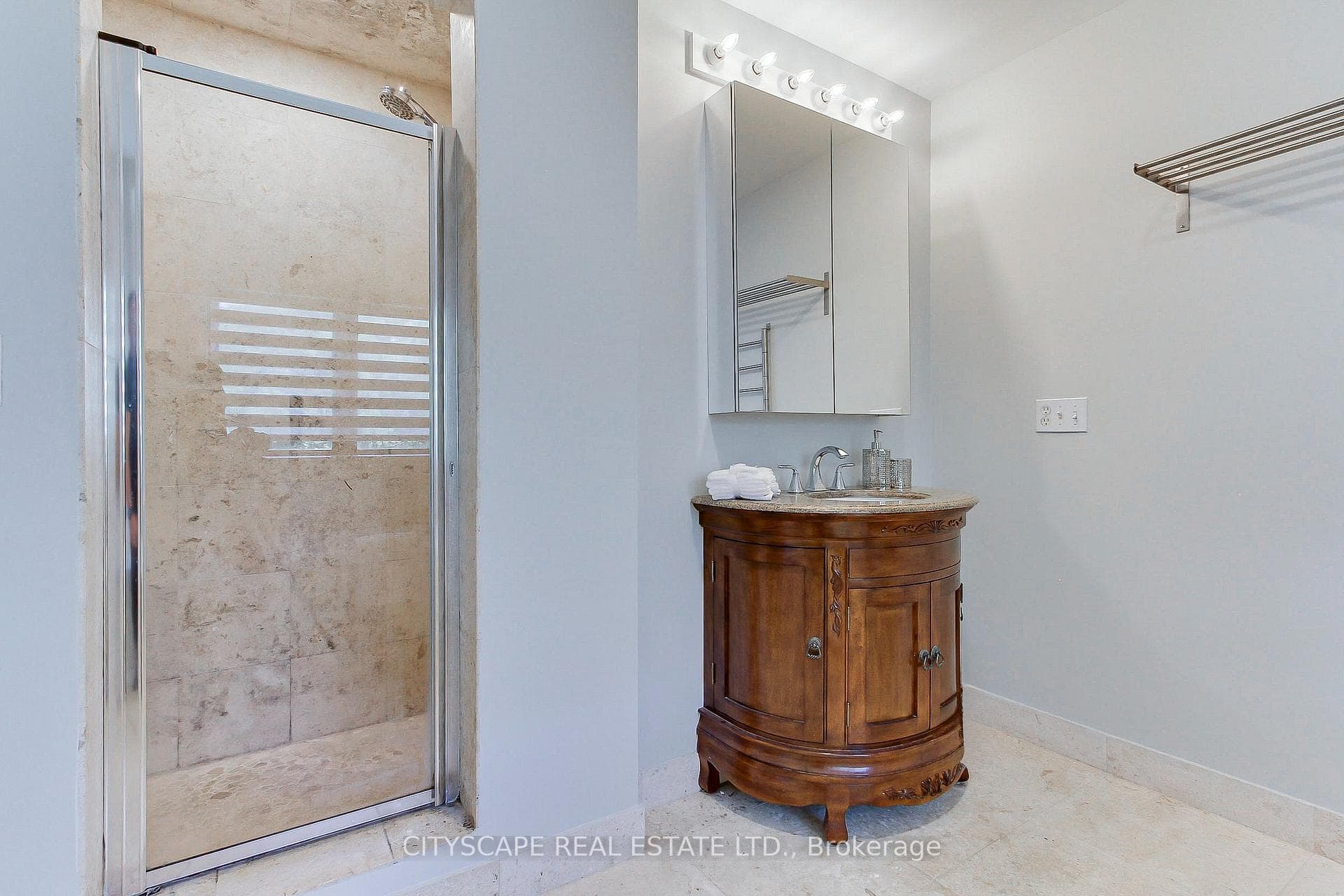 1543 Indian Grove photo 27