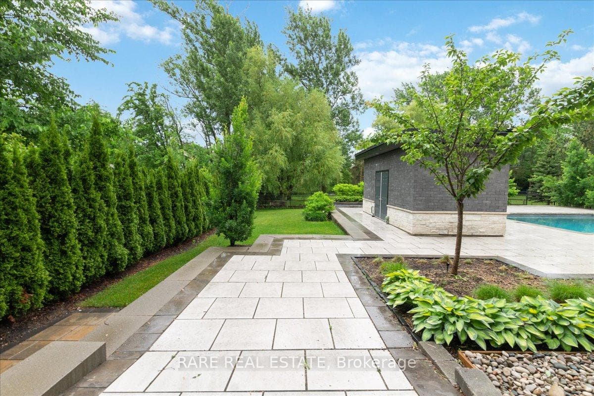 125 Craigmore Crescent photo 23