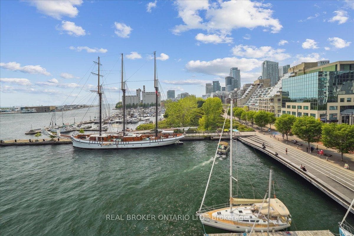 401 Queens Quay Unit 503 photo 15