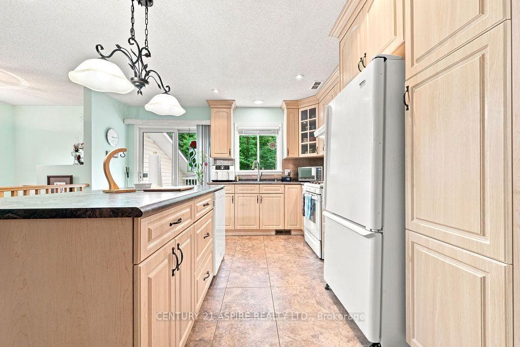 23 Cardinal Crescent photo 12