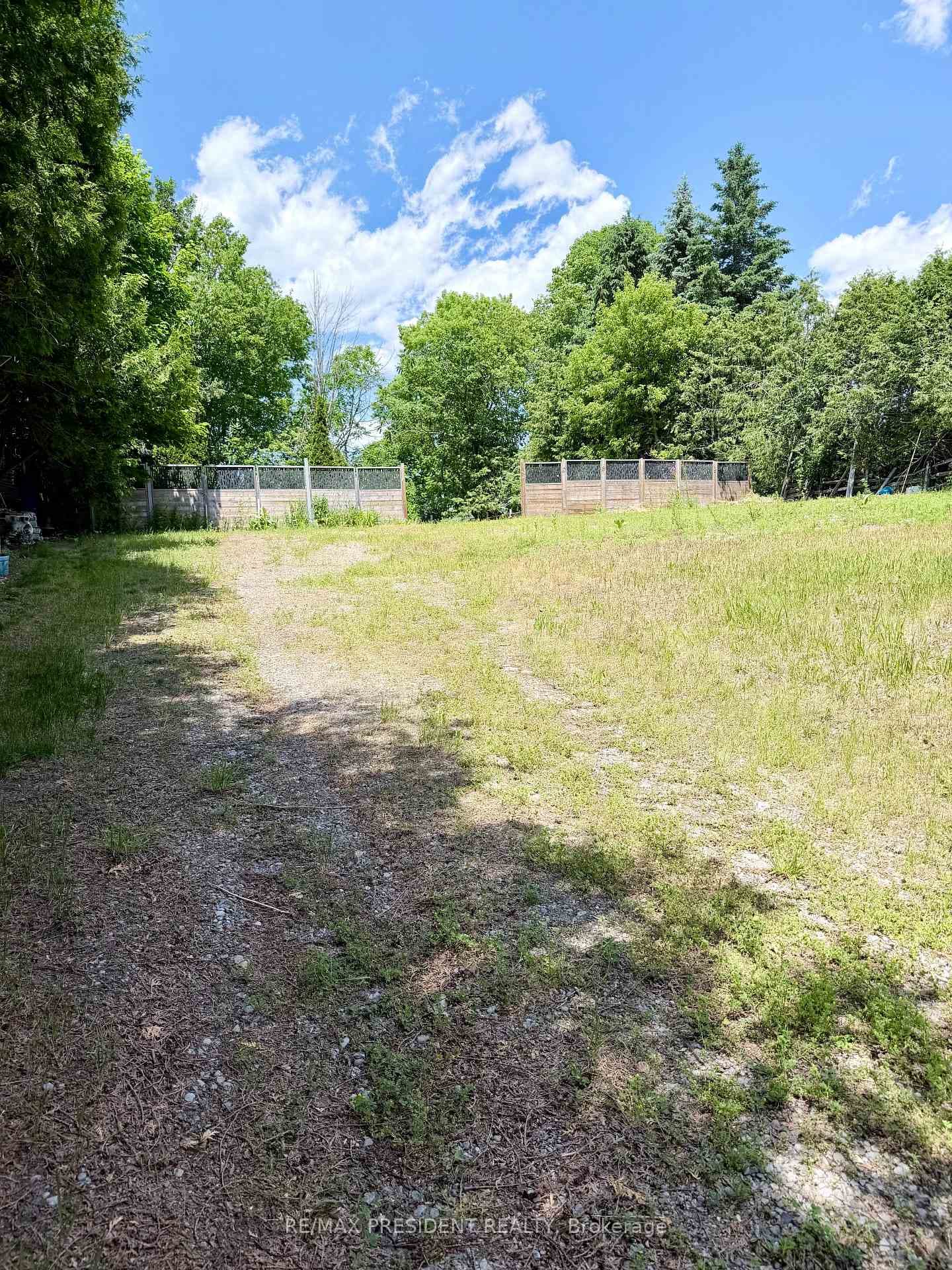 126 Mill Street photo 3