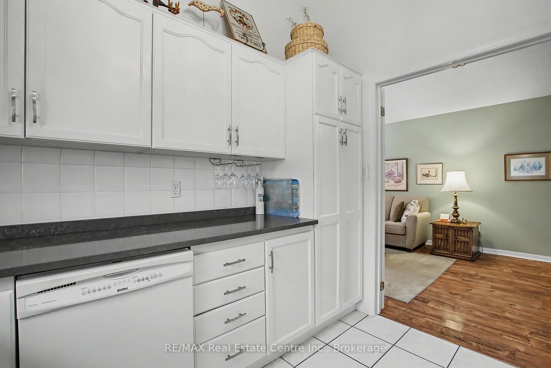lots of counter space