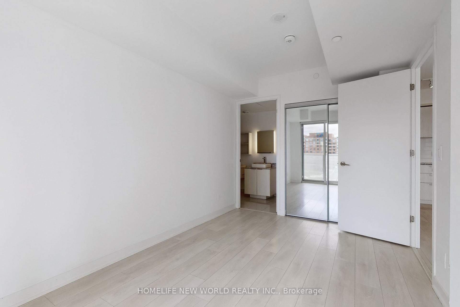 501 Yonge Street Unit 912 photo 19