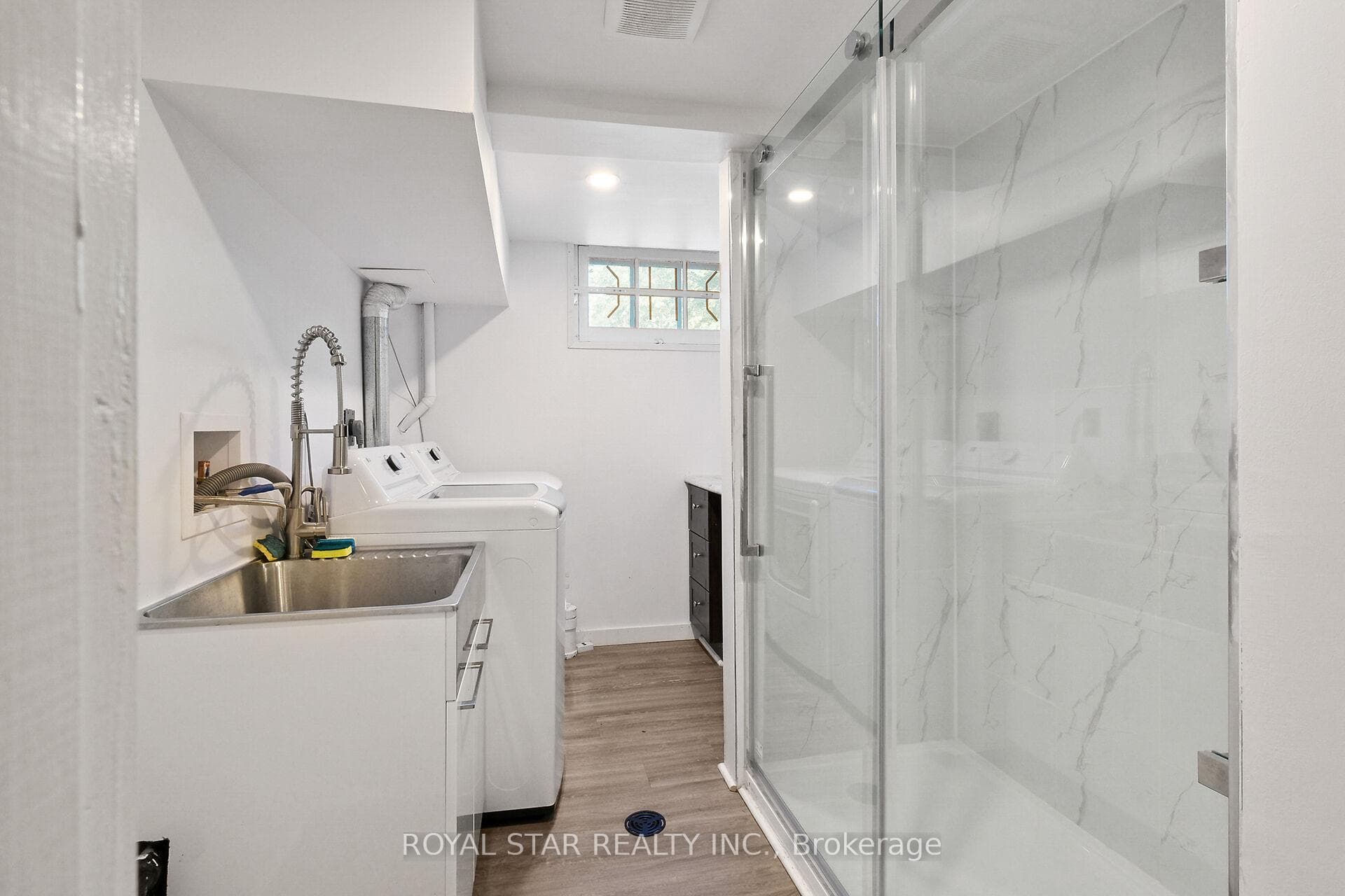 10 Delong Drive photo 38